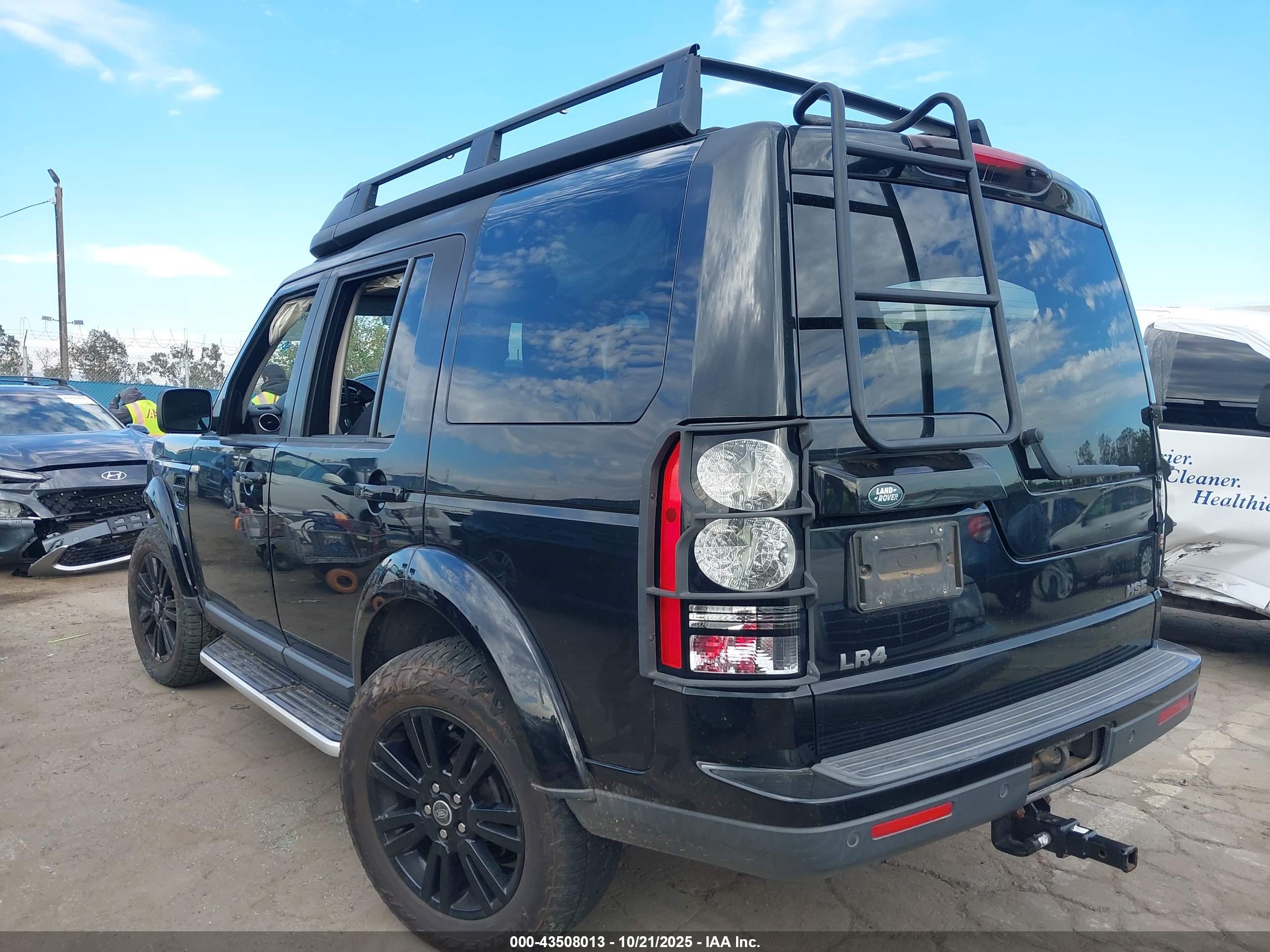 LAND ROVER image 3
