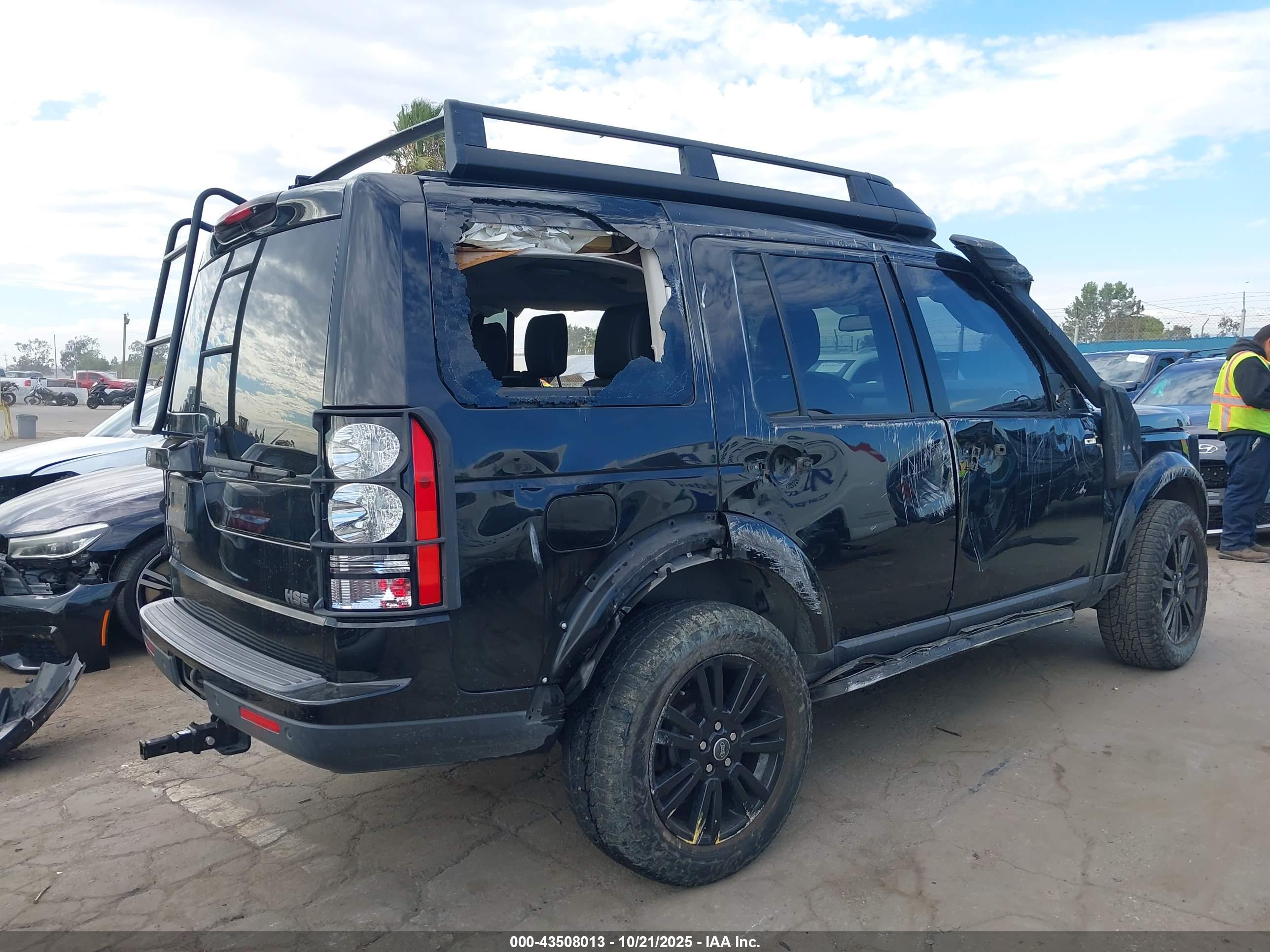 LAND ROVER image 4
