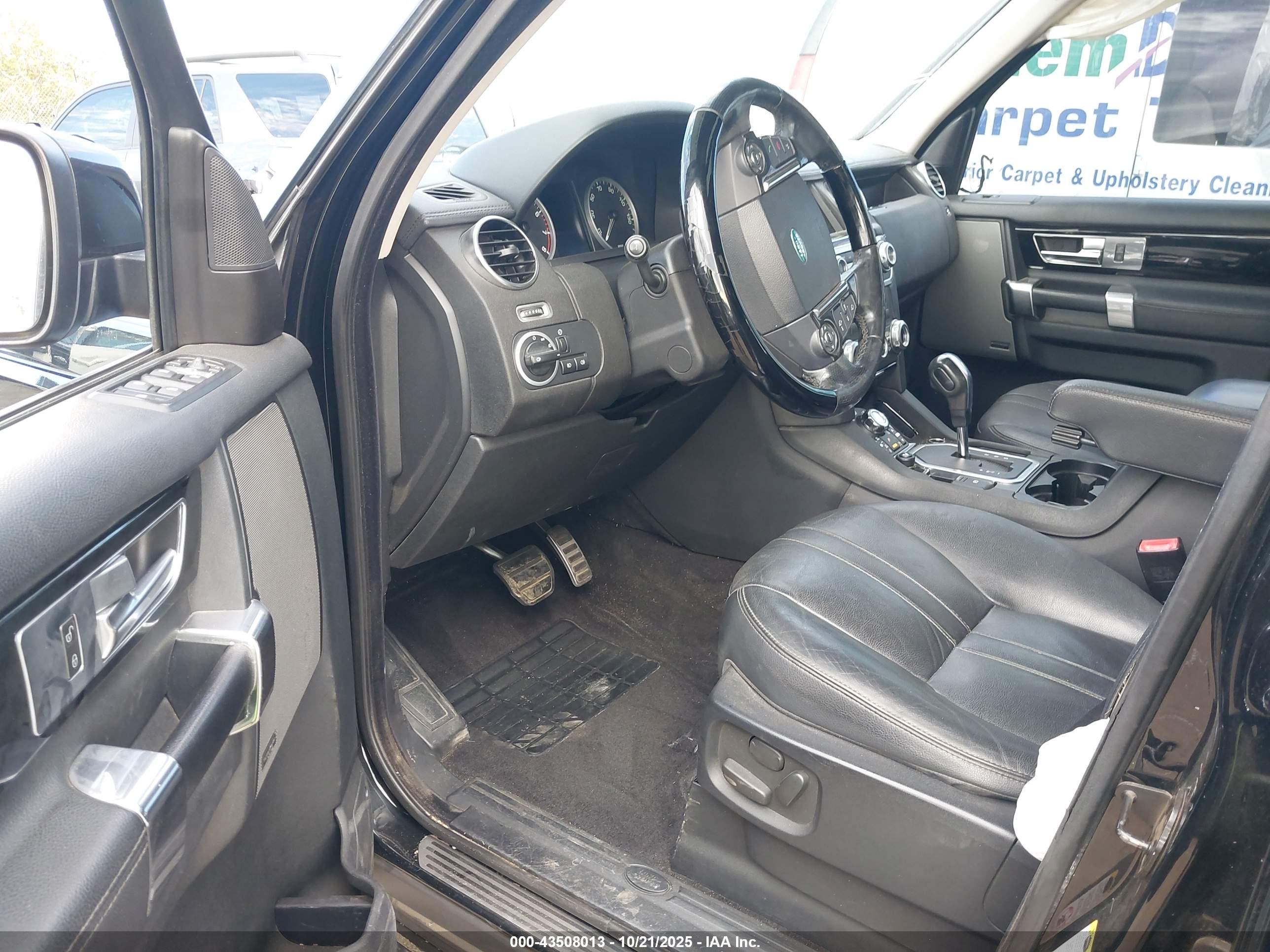 LAND ROVER image 5