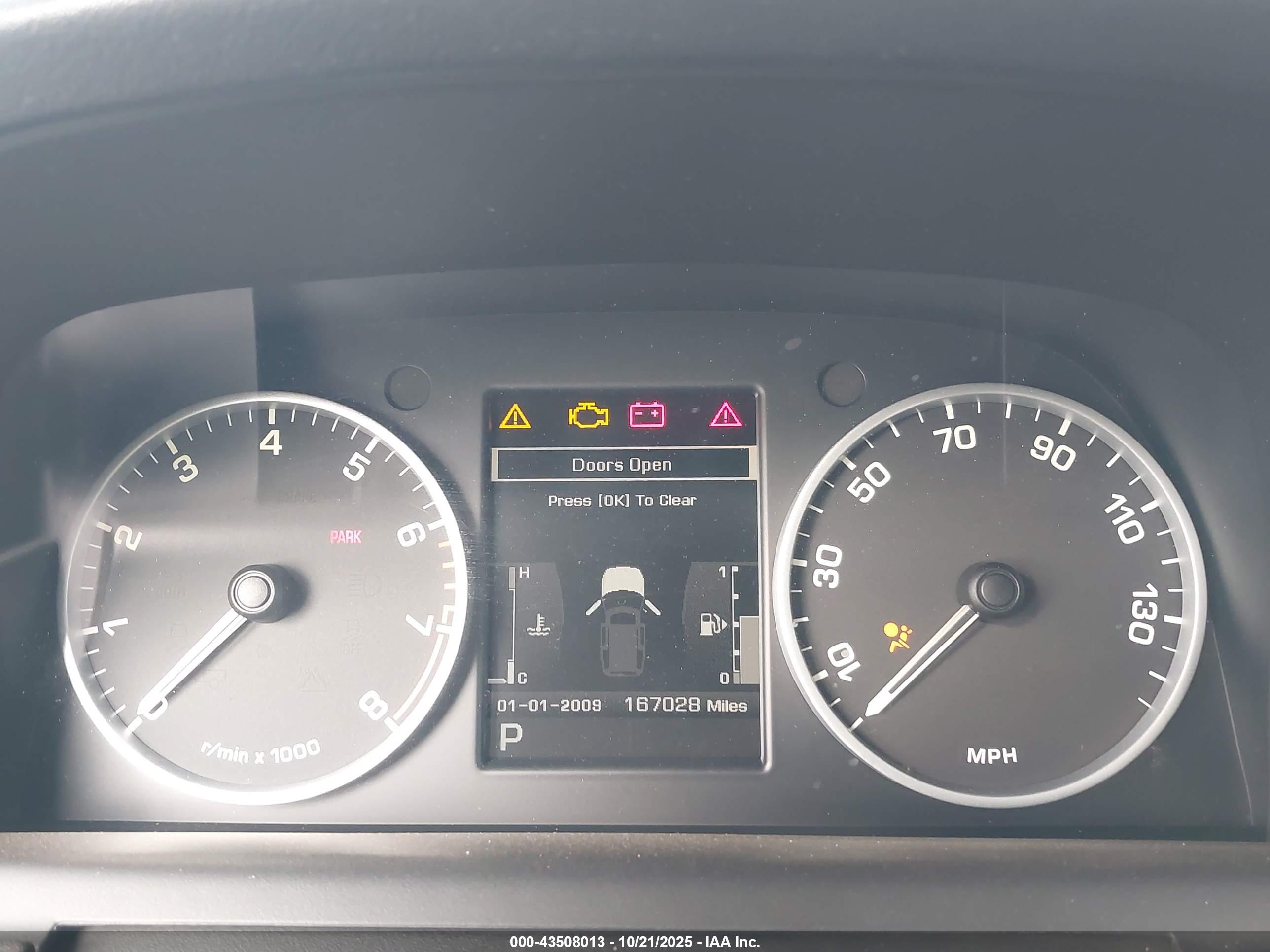 LAND ROVER image 7