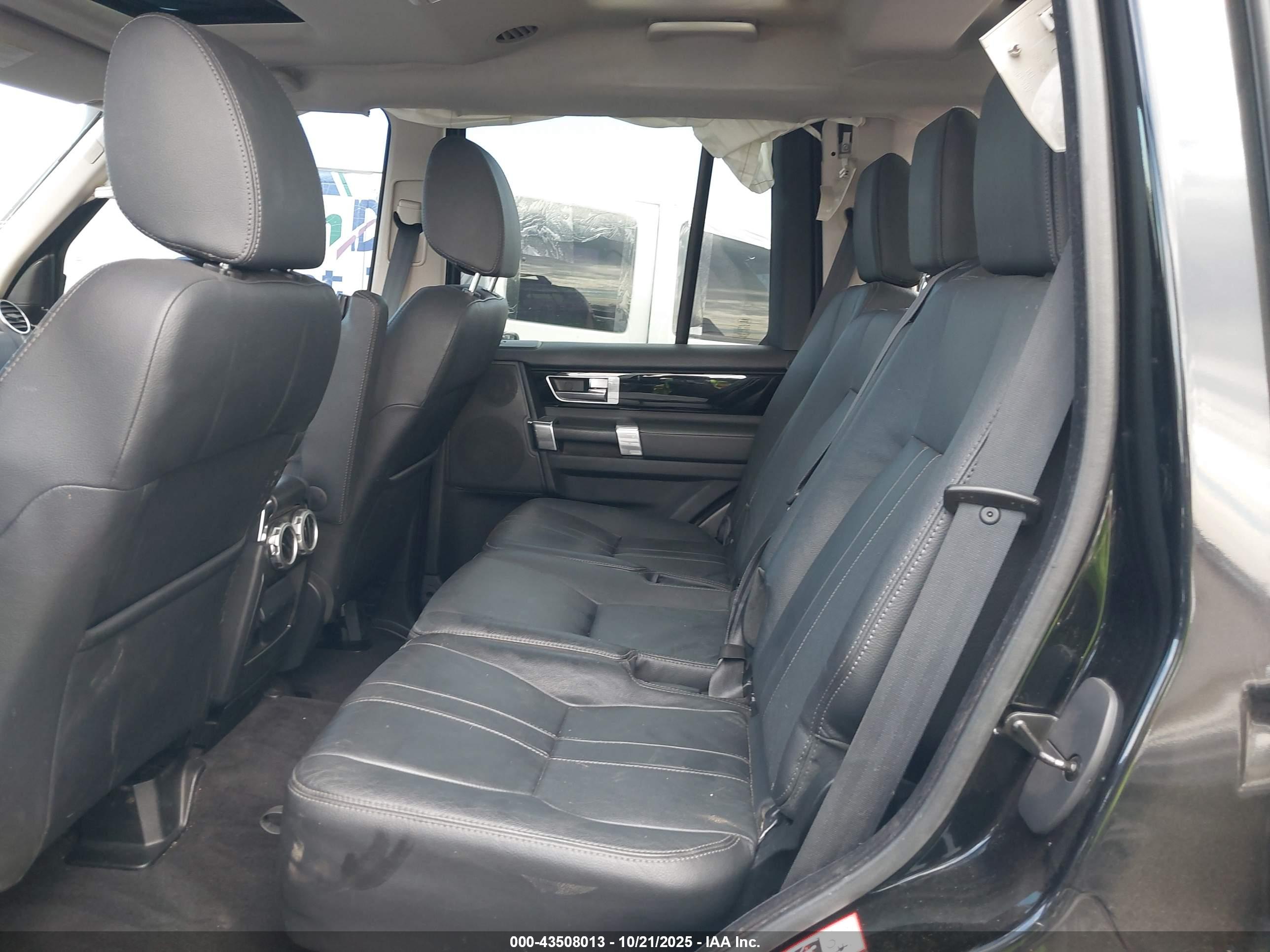 LAND ROVER image 8