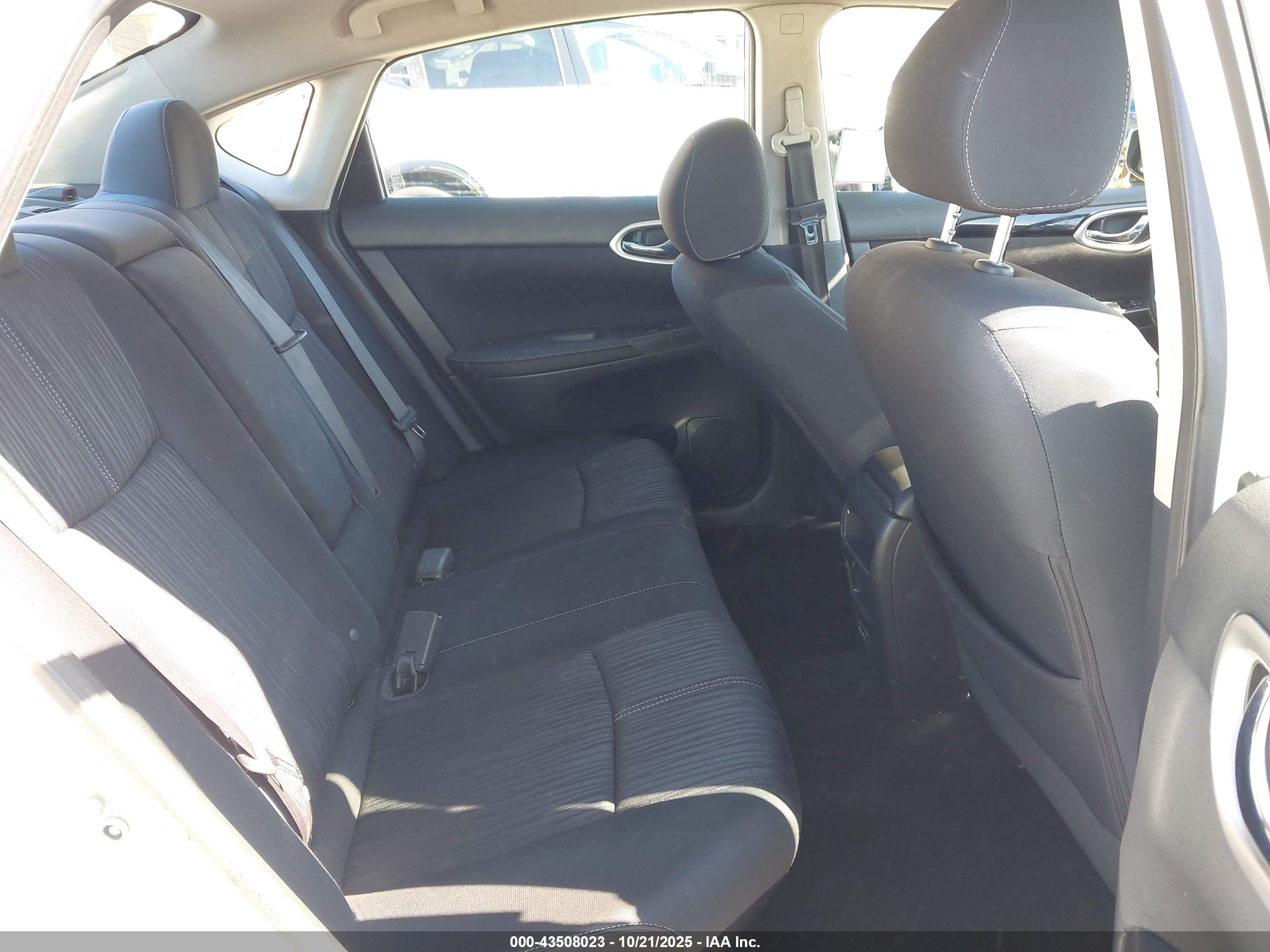 NISSAN SENTRA image 8