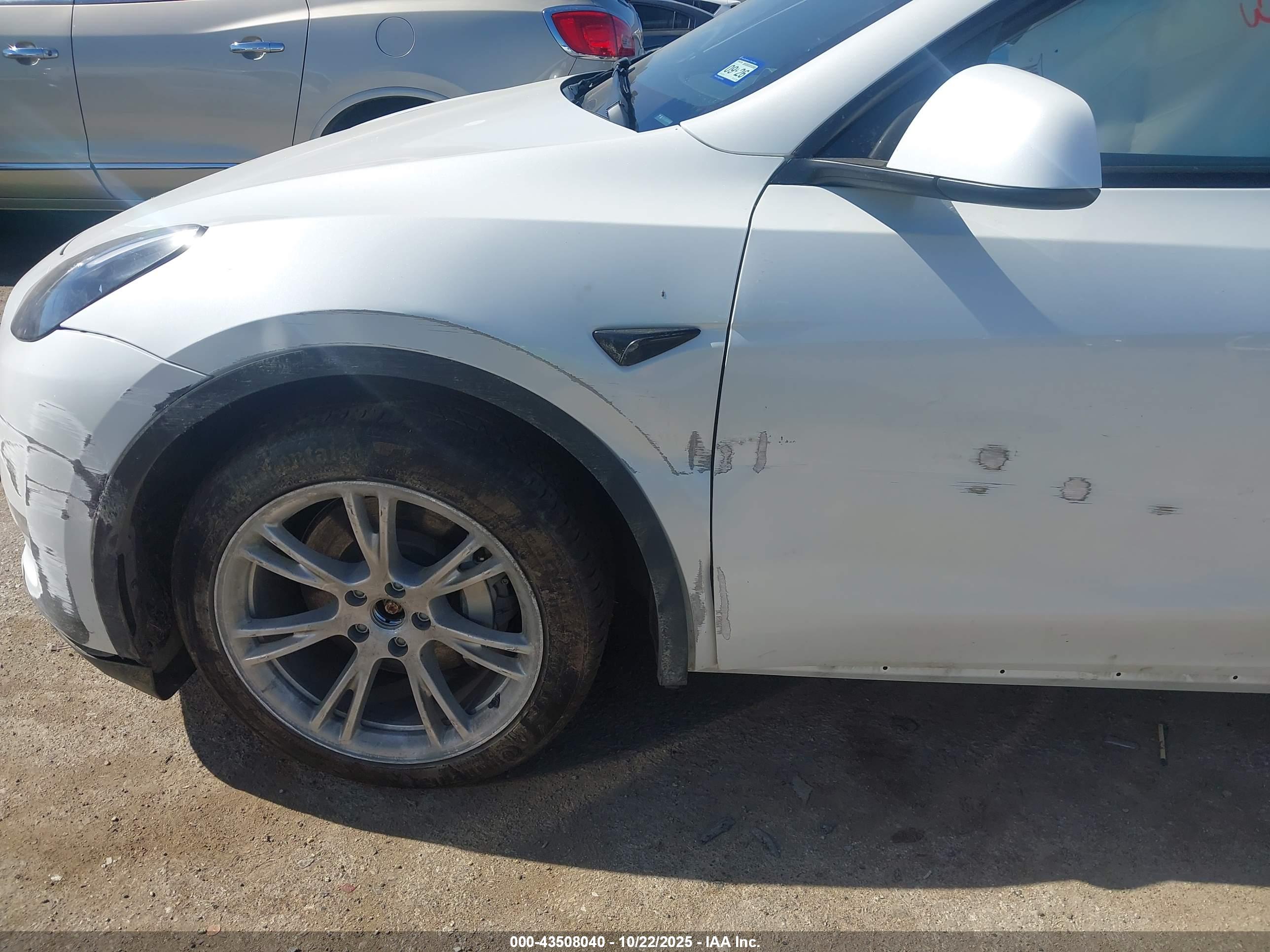 TESLA MODEL image 6