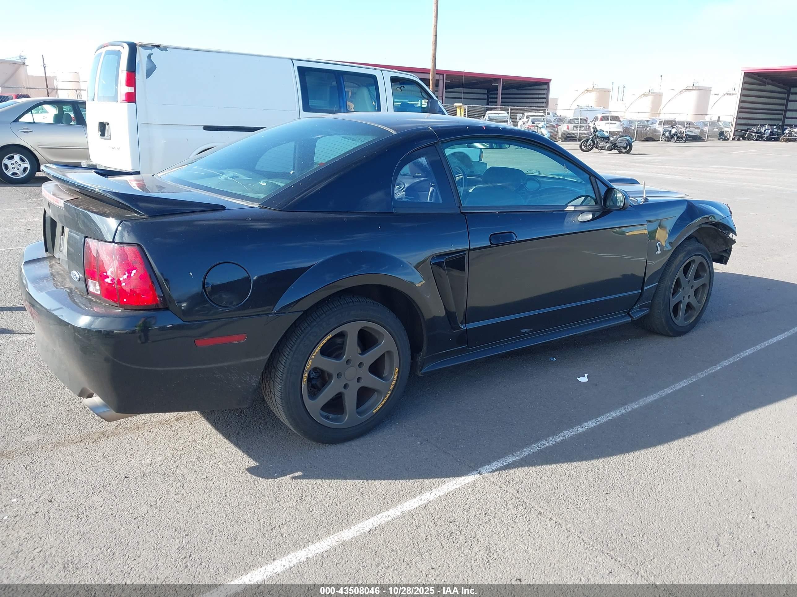 FORD MUSTANG image 4