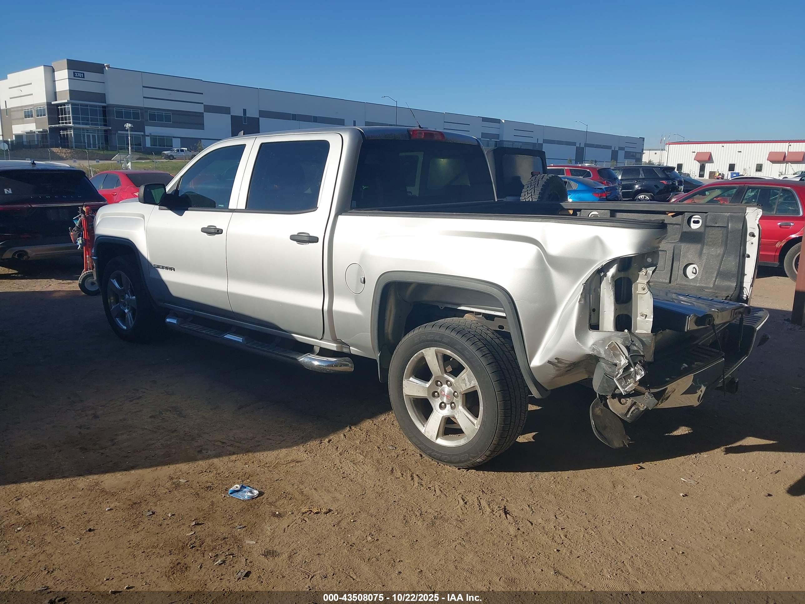 GMC SIERRA image 3
