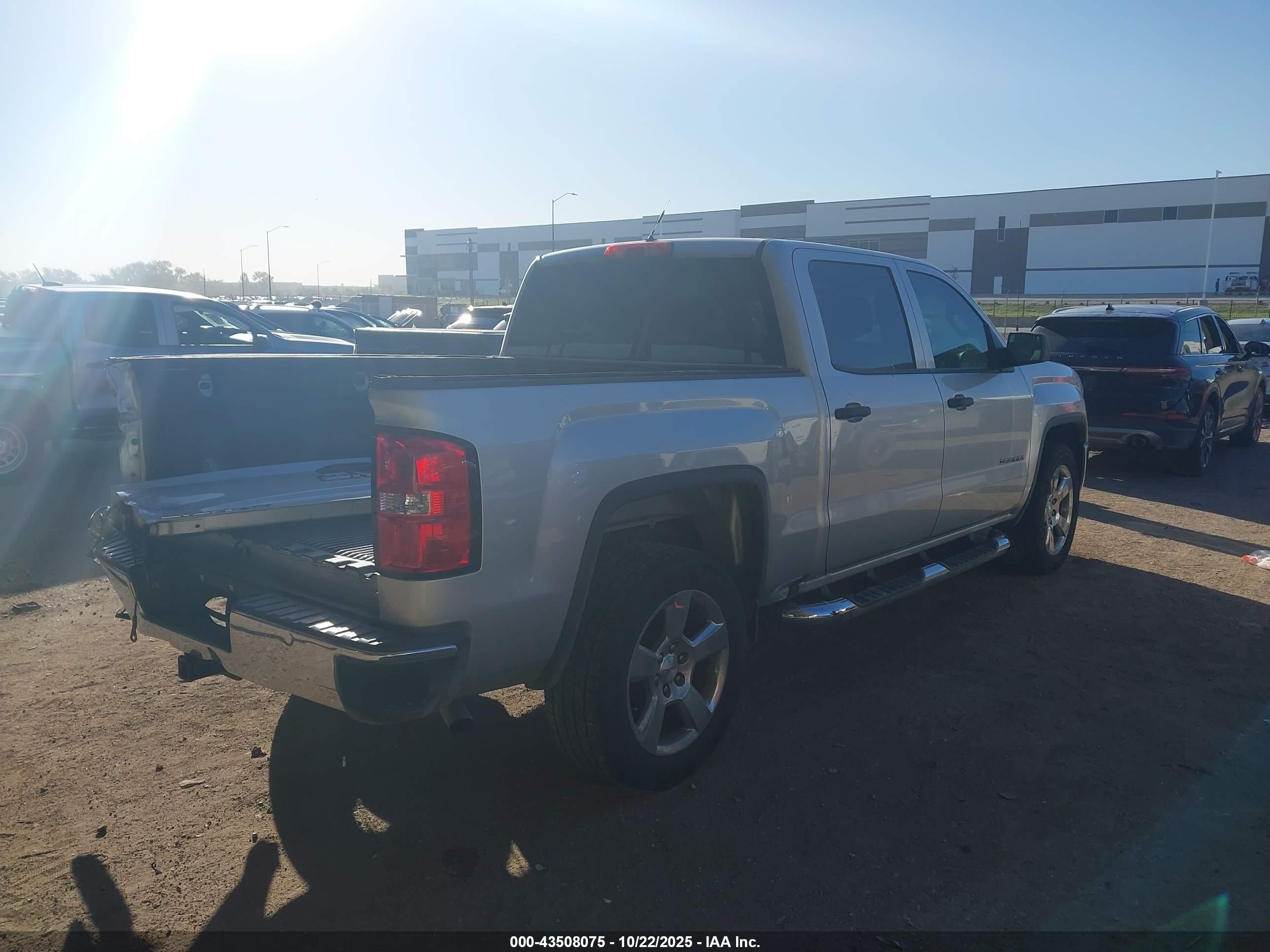 GMC SIERRA image 4
