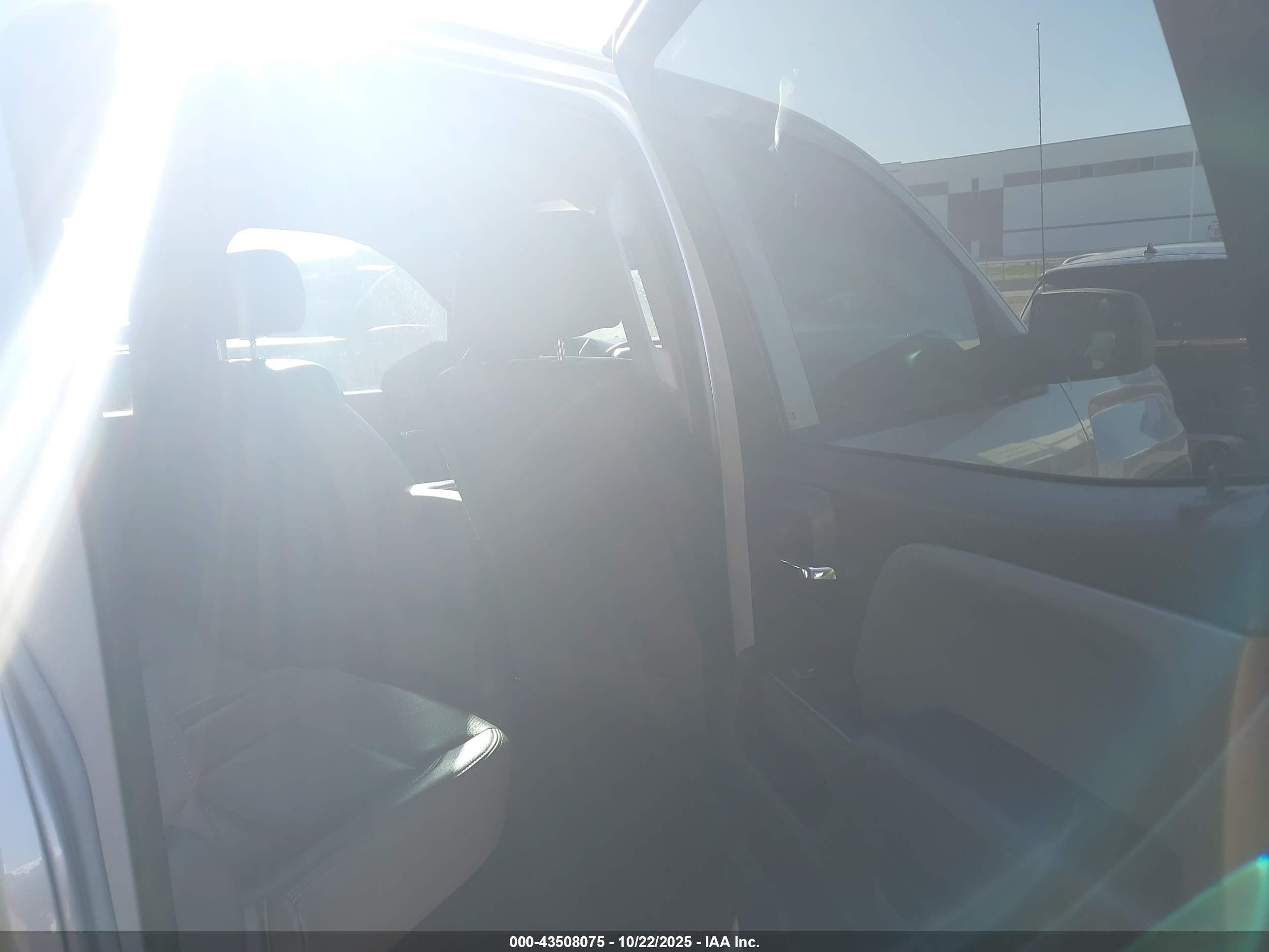 GMC SIERRA image 8