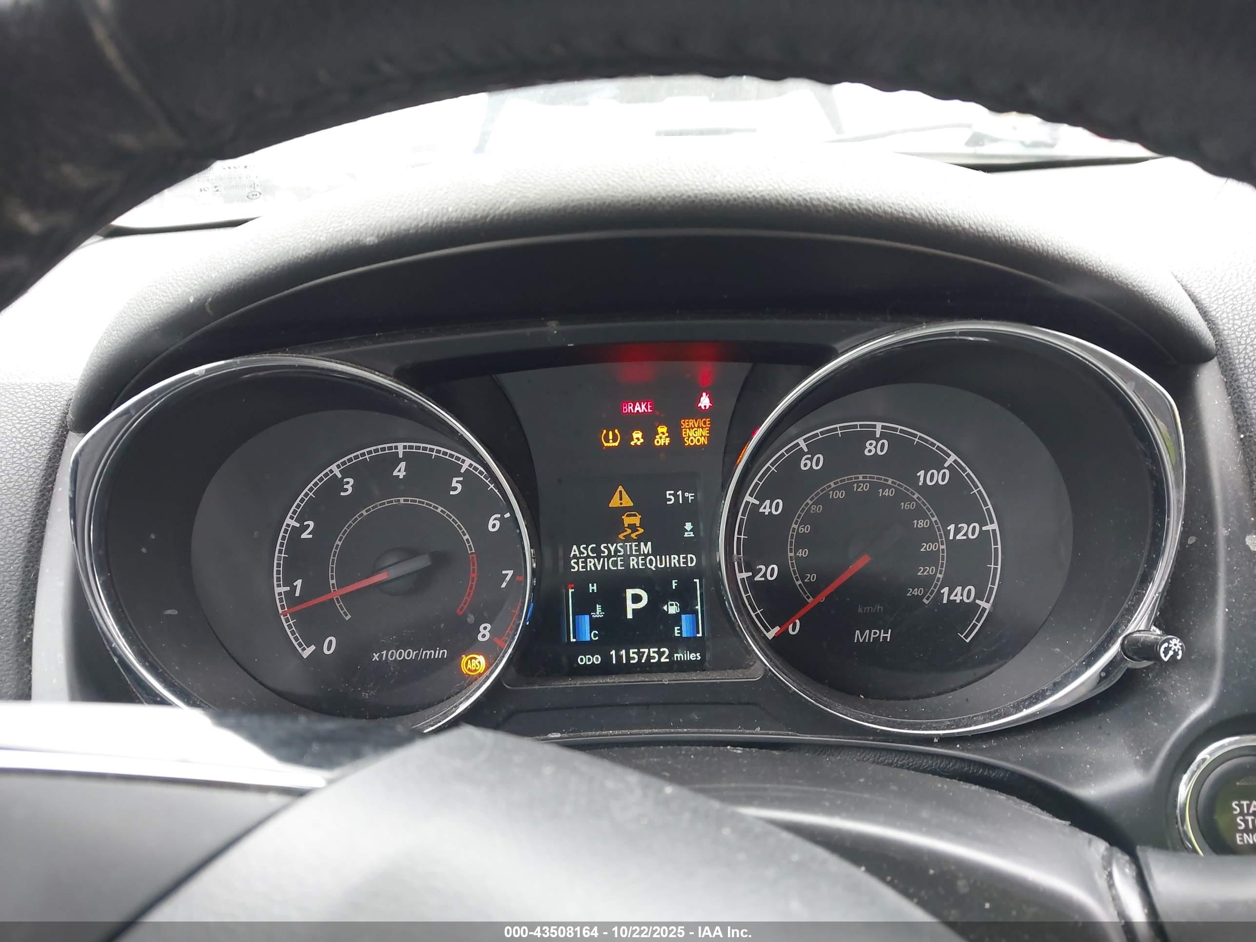 MITSUBISHI OUTLANDER image 7