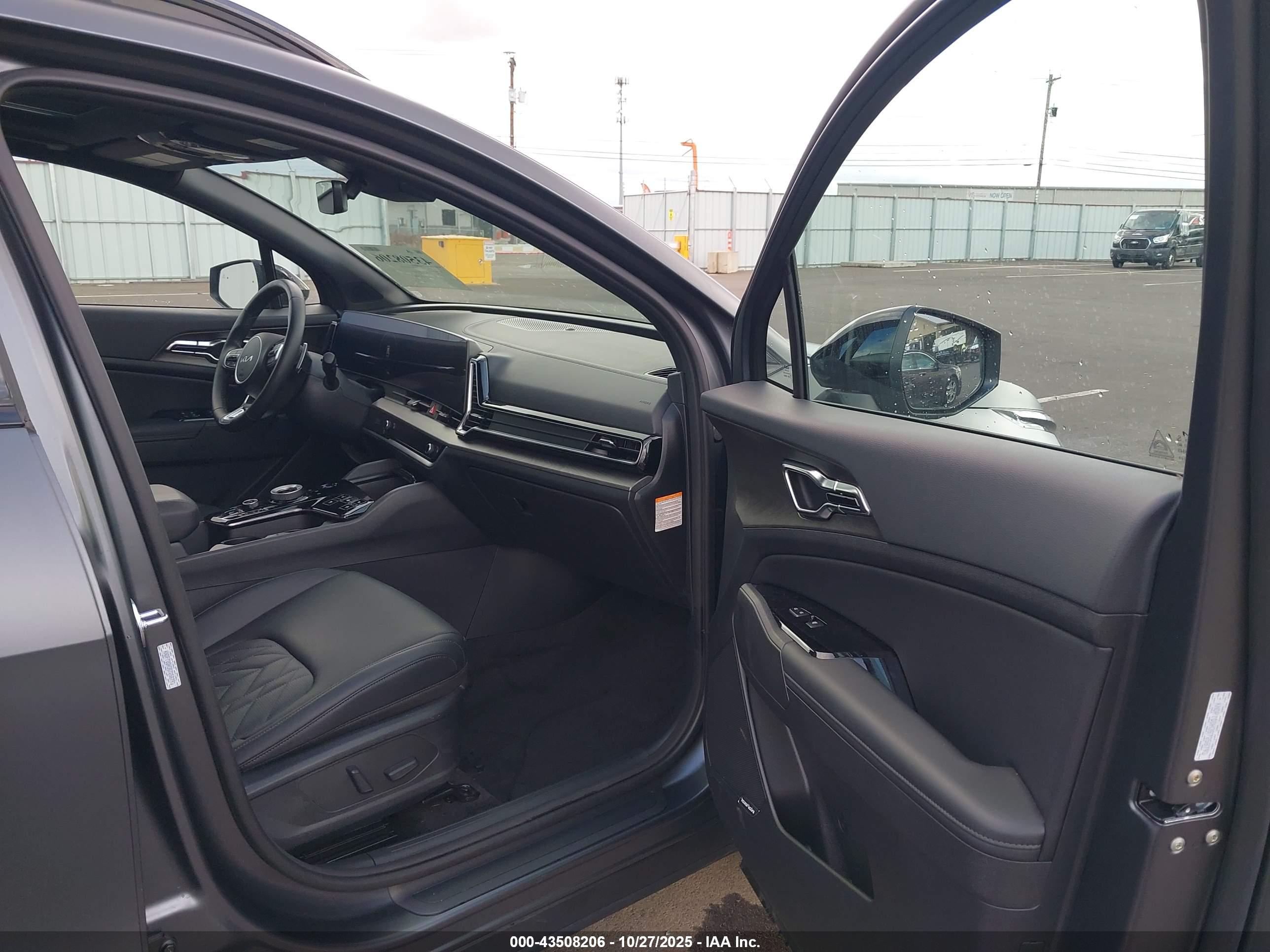 KIA SPORTAGE image 5