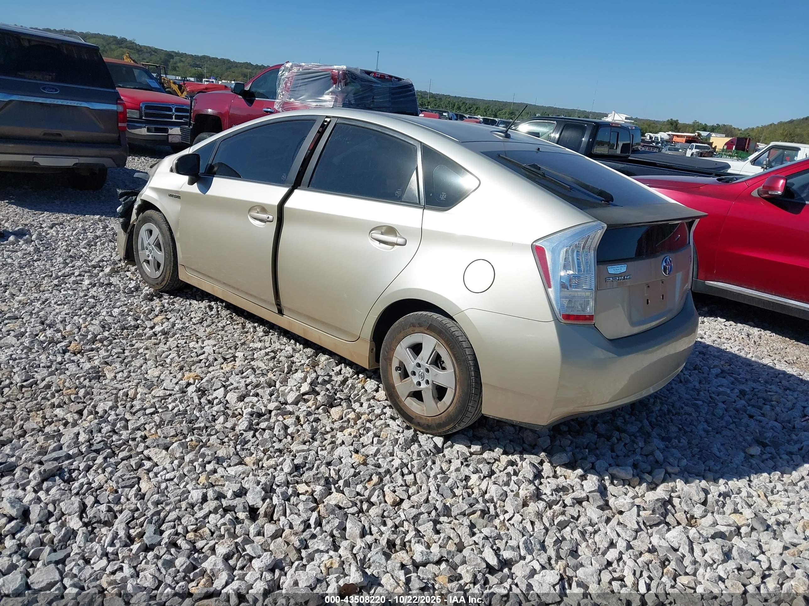 TOYOTA PRIUS image 3