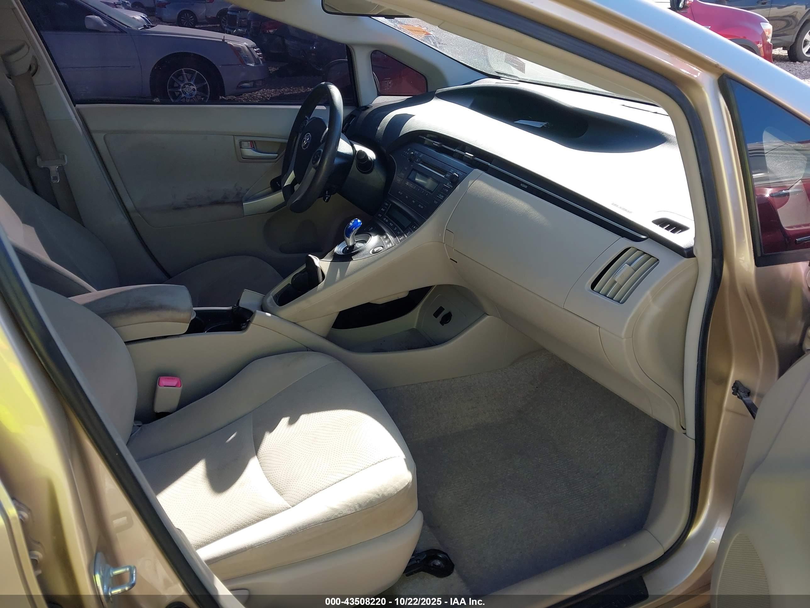 TOYOTA PRIUS image 5