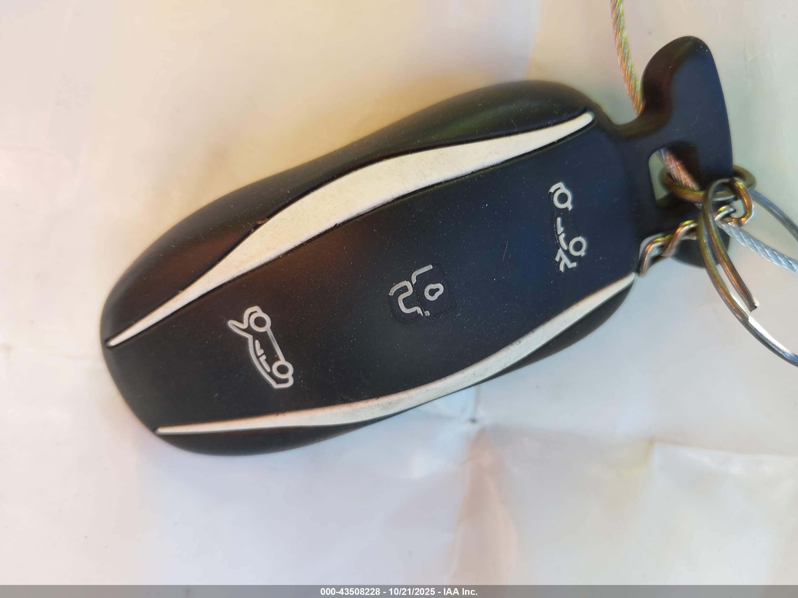 TESLA MODEL image 11