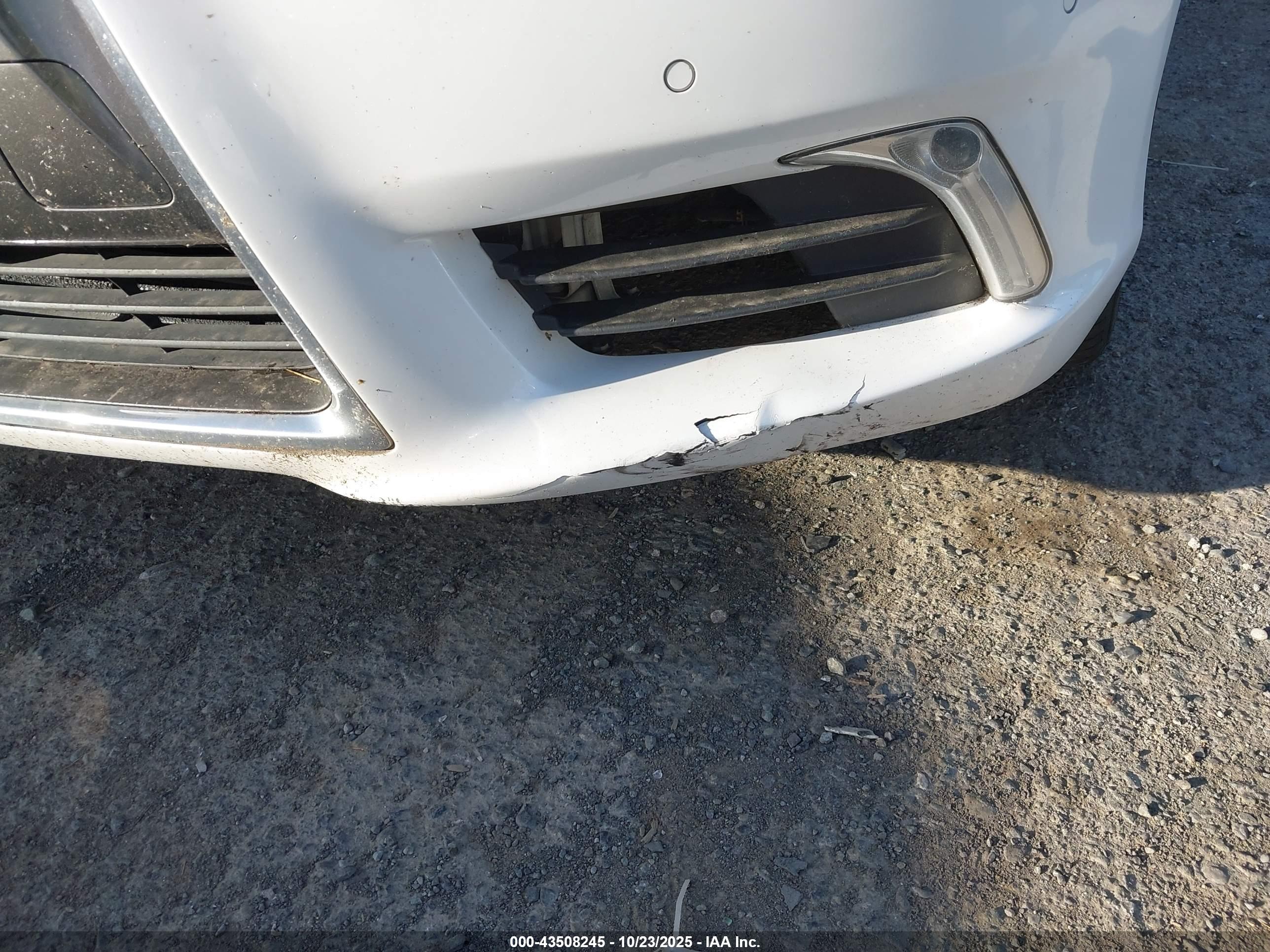 LEXUS LS image 6