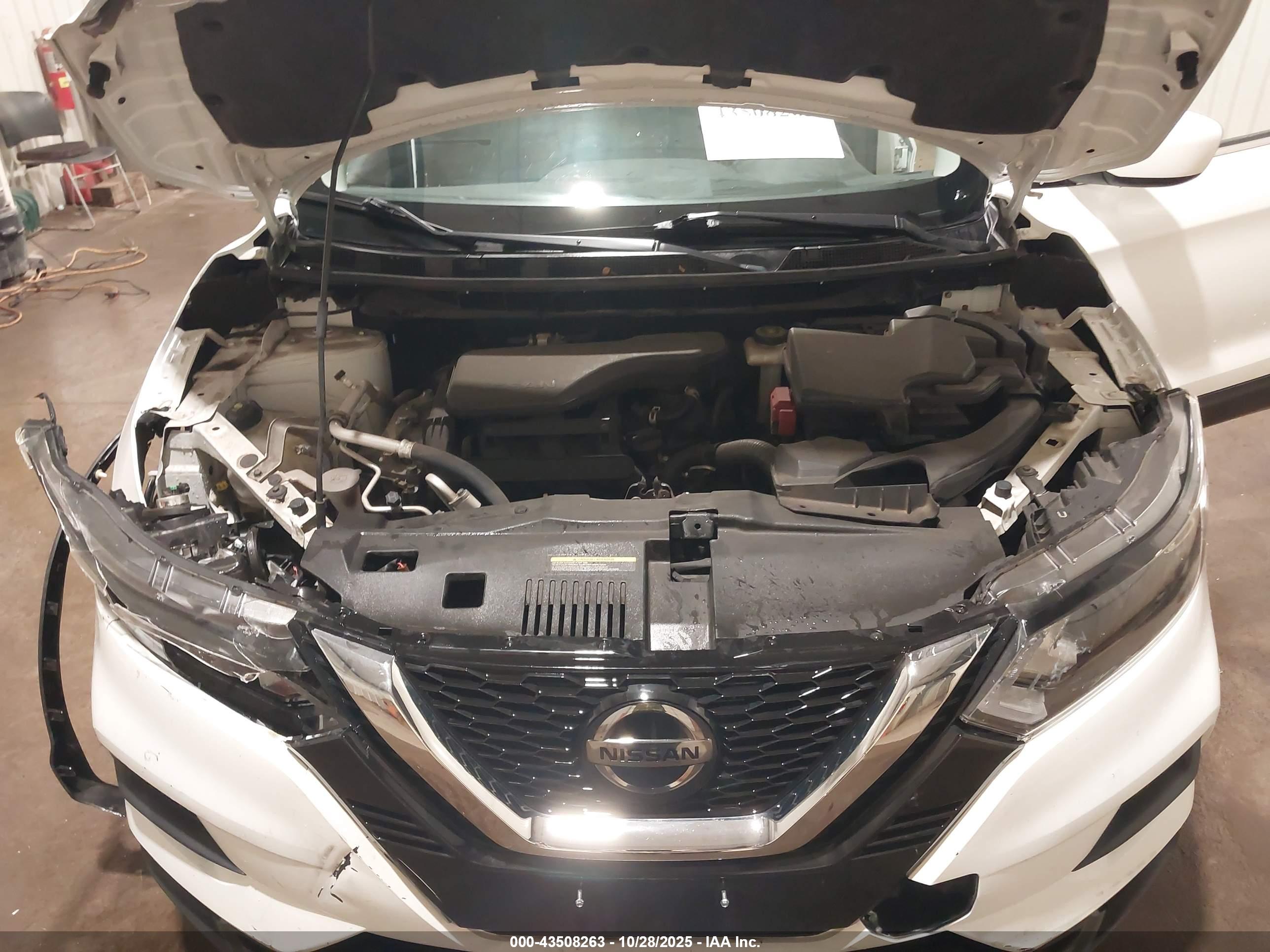 NISSAN ROGUE image 10