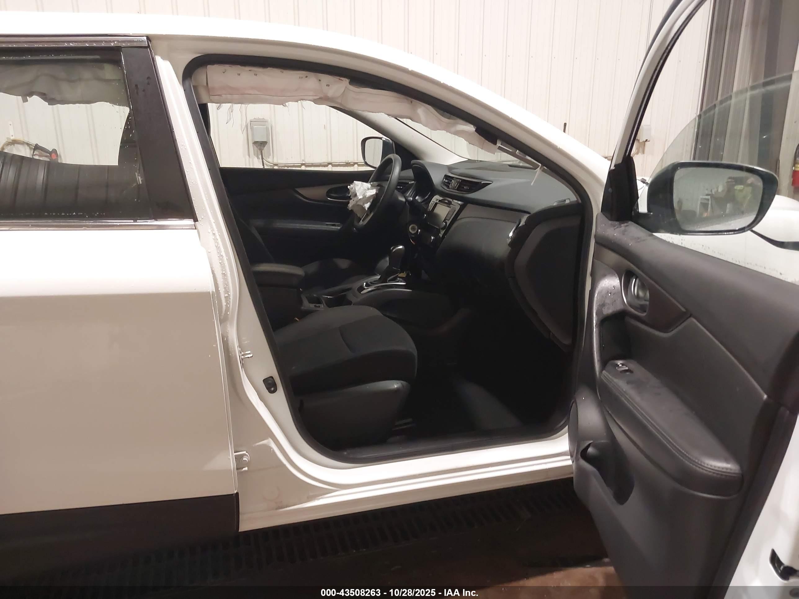 NISSAN ROGUE image 5