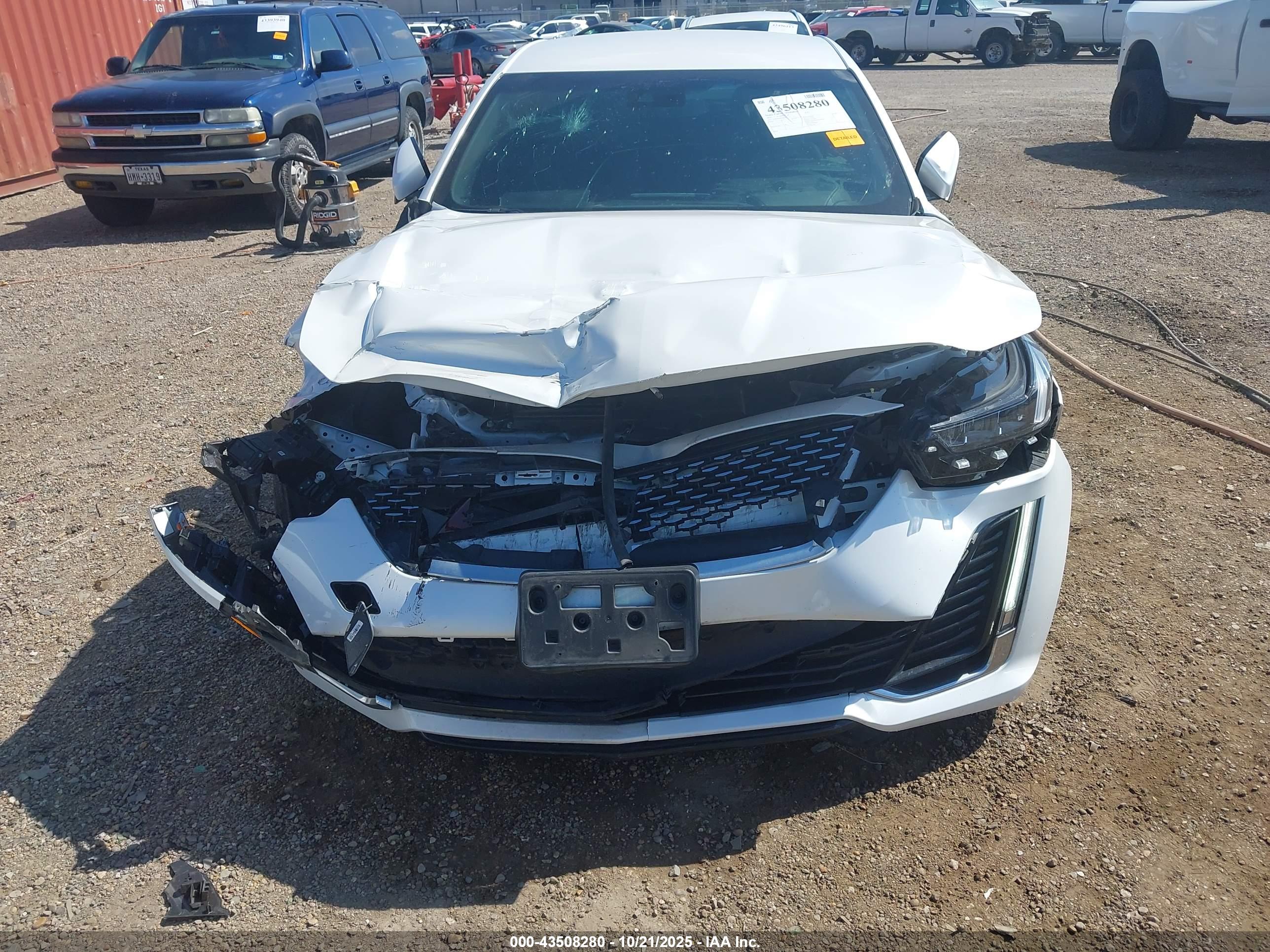 CADILLAC CT5 image 6