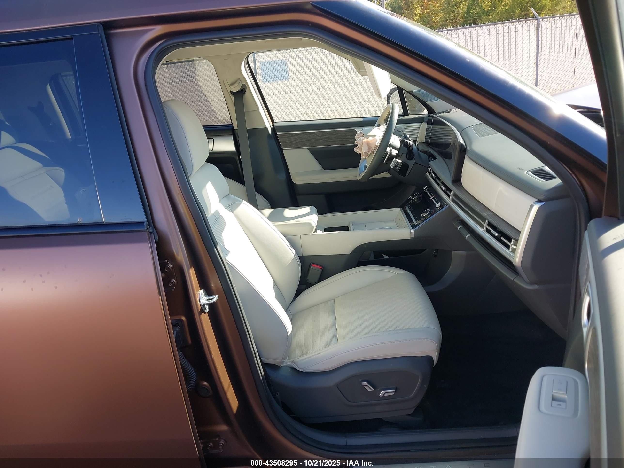 HYUNDAI SANTA image 5
