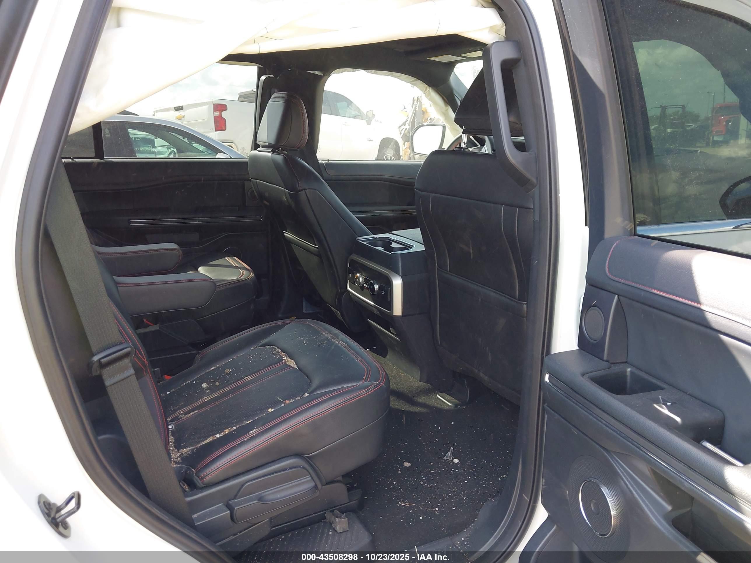FORD EXPEDITION image 8