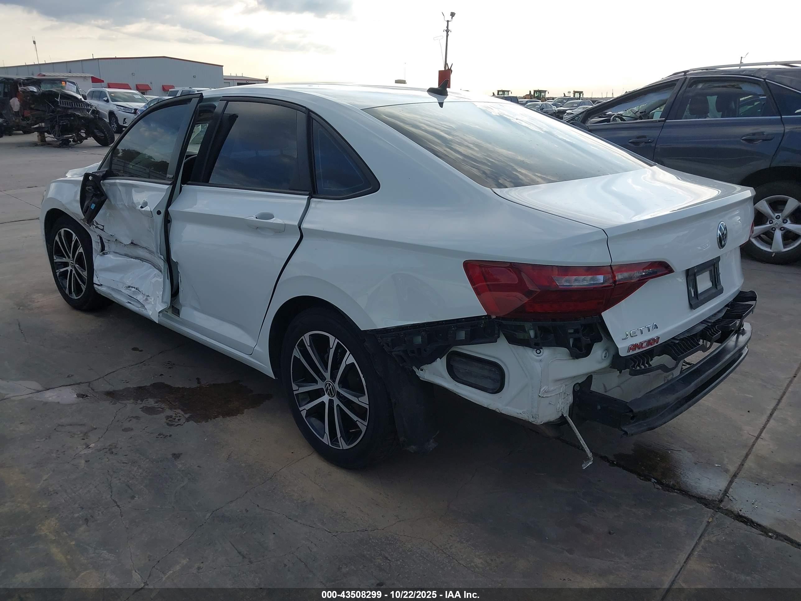 VOLKSWAGEN JETTA image 3