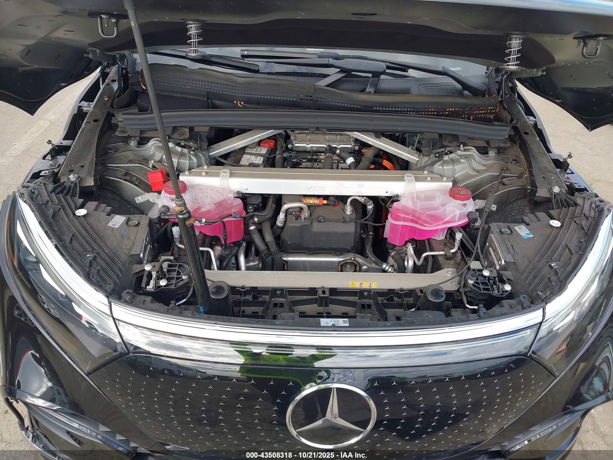 MERCEDES-BENZ EQS image 10
