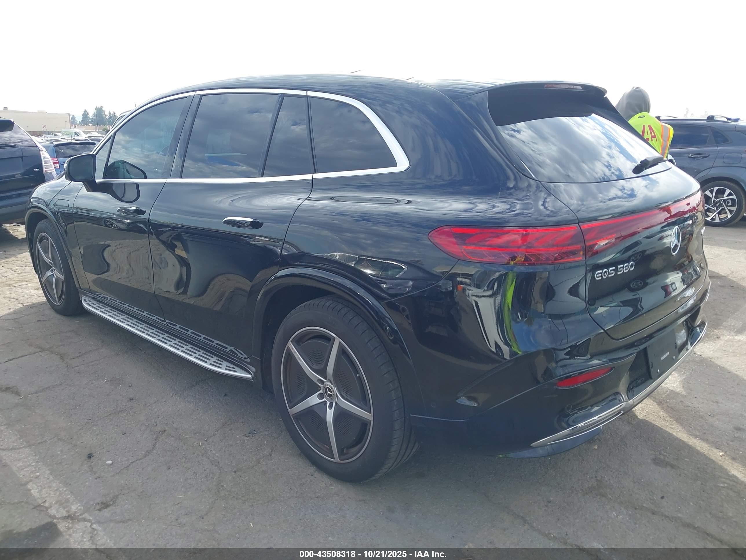 MERCEDES-BENZ EQS image 3