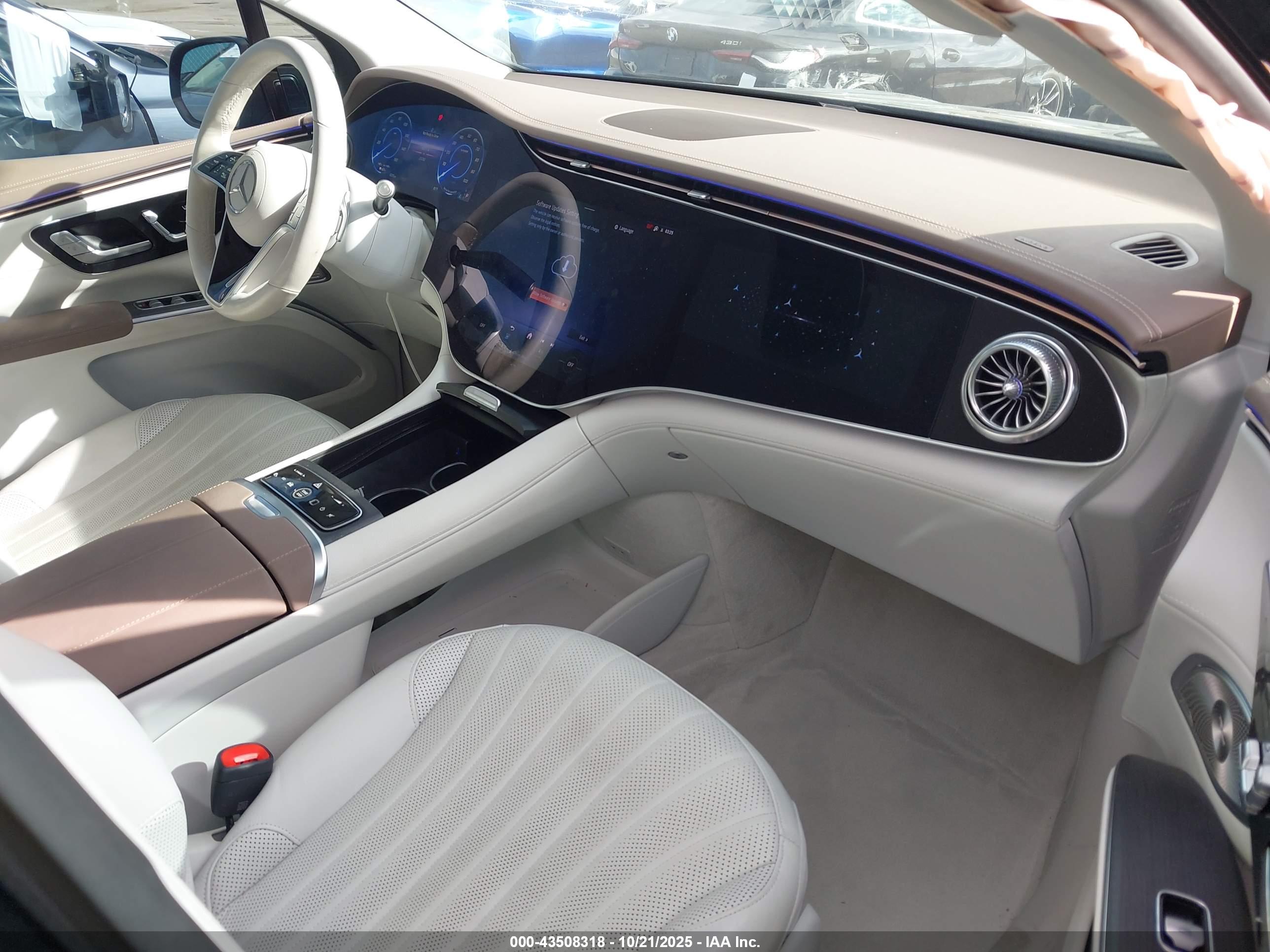 MERCEDES-BENZ EQS image 5