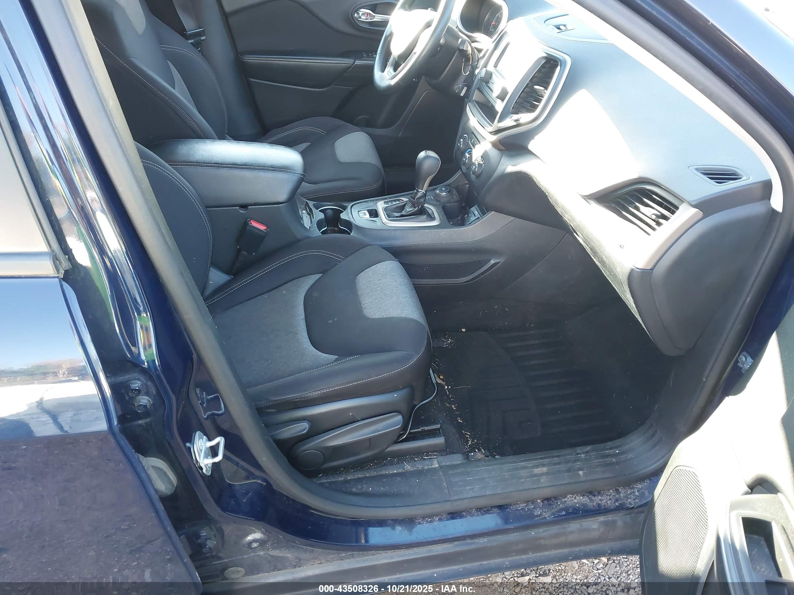 JEEP CHEROKEE image 5