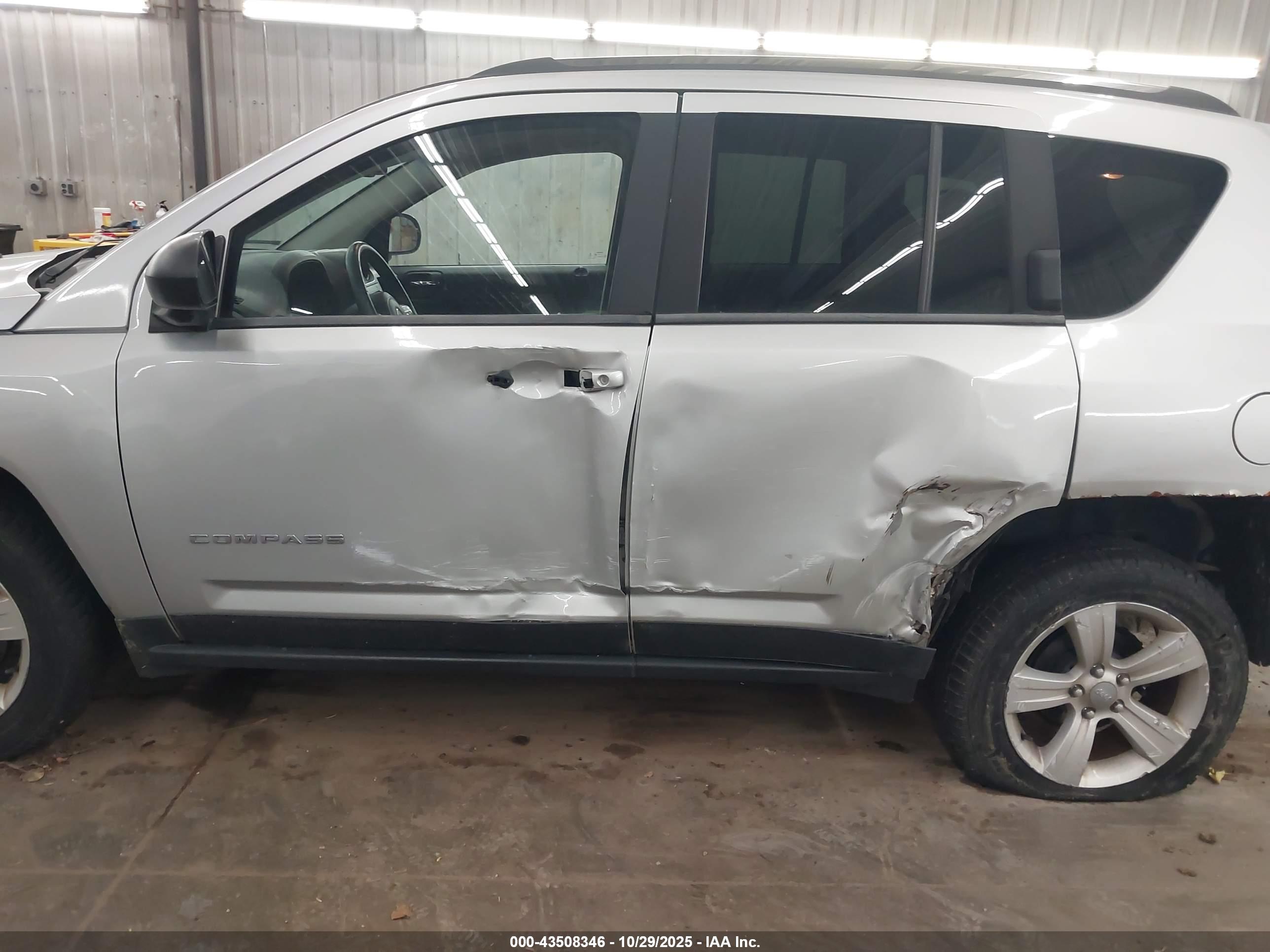 JEEP COMPASS image 6