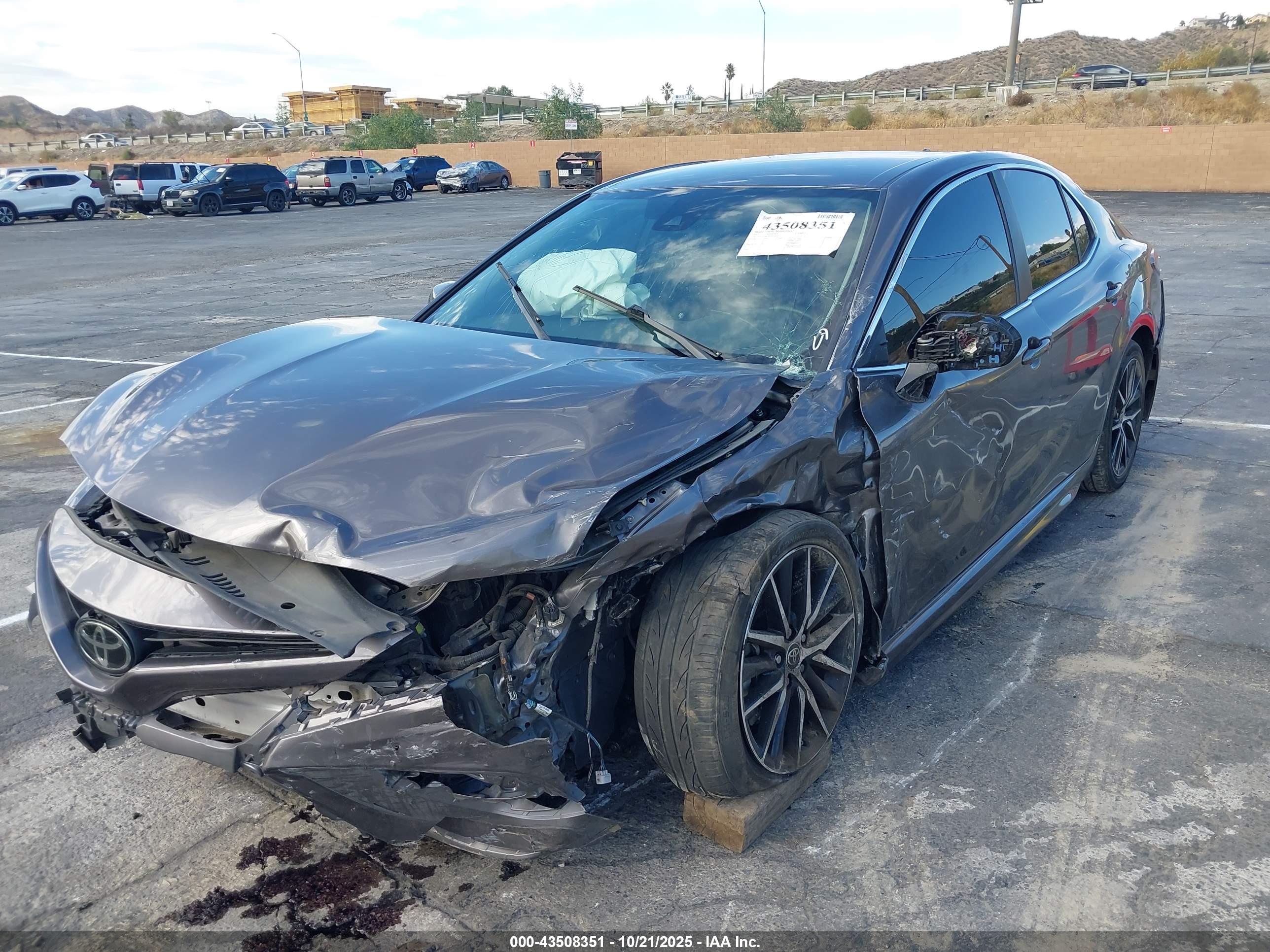 TOYOTA CAMRY image 6