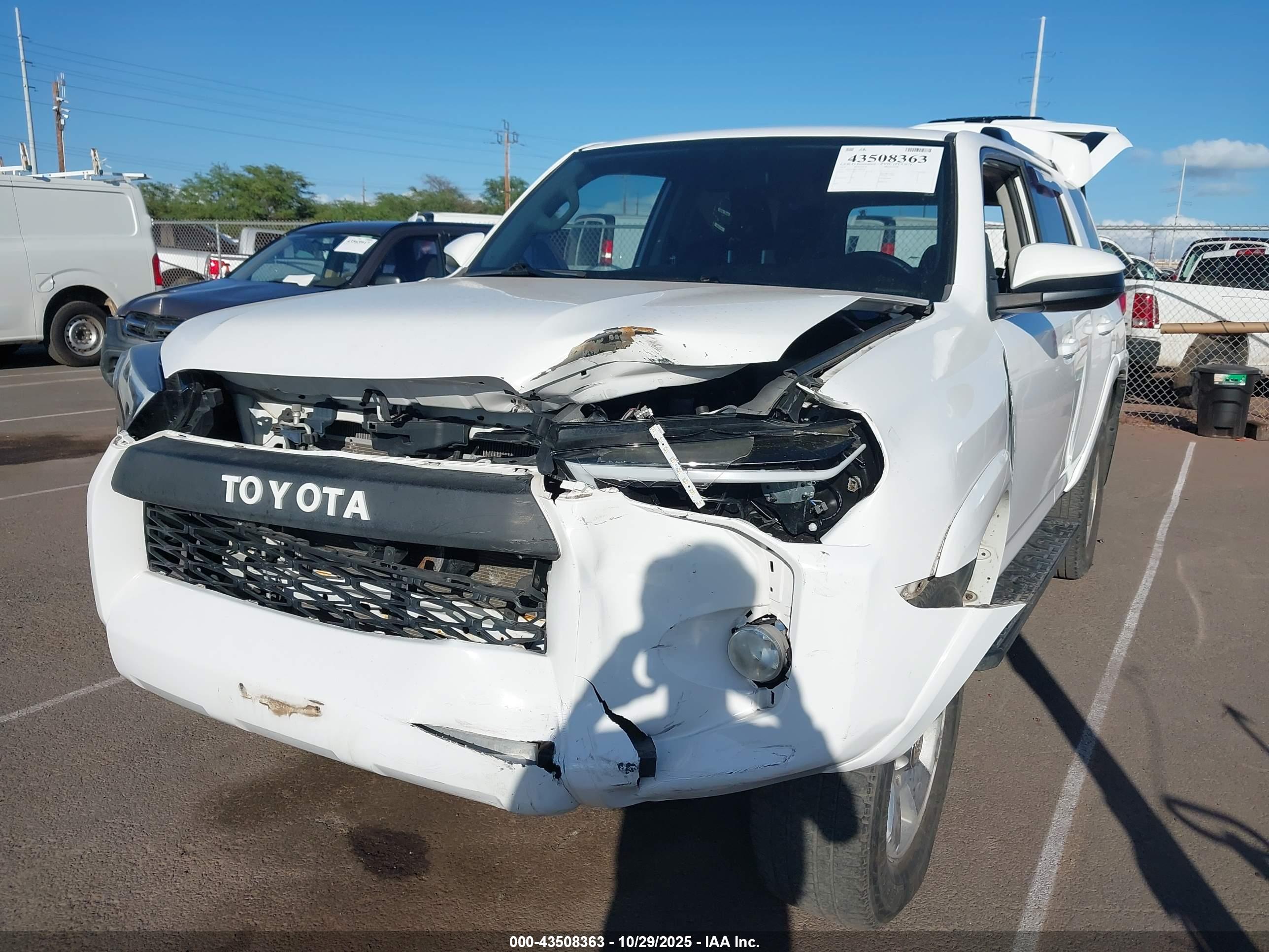 TOYOTA 4RUNNER image 6