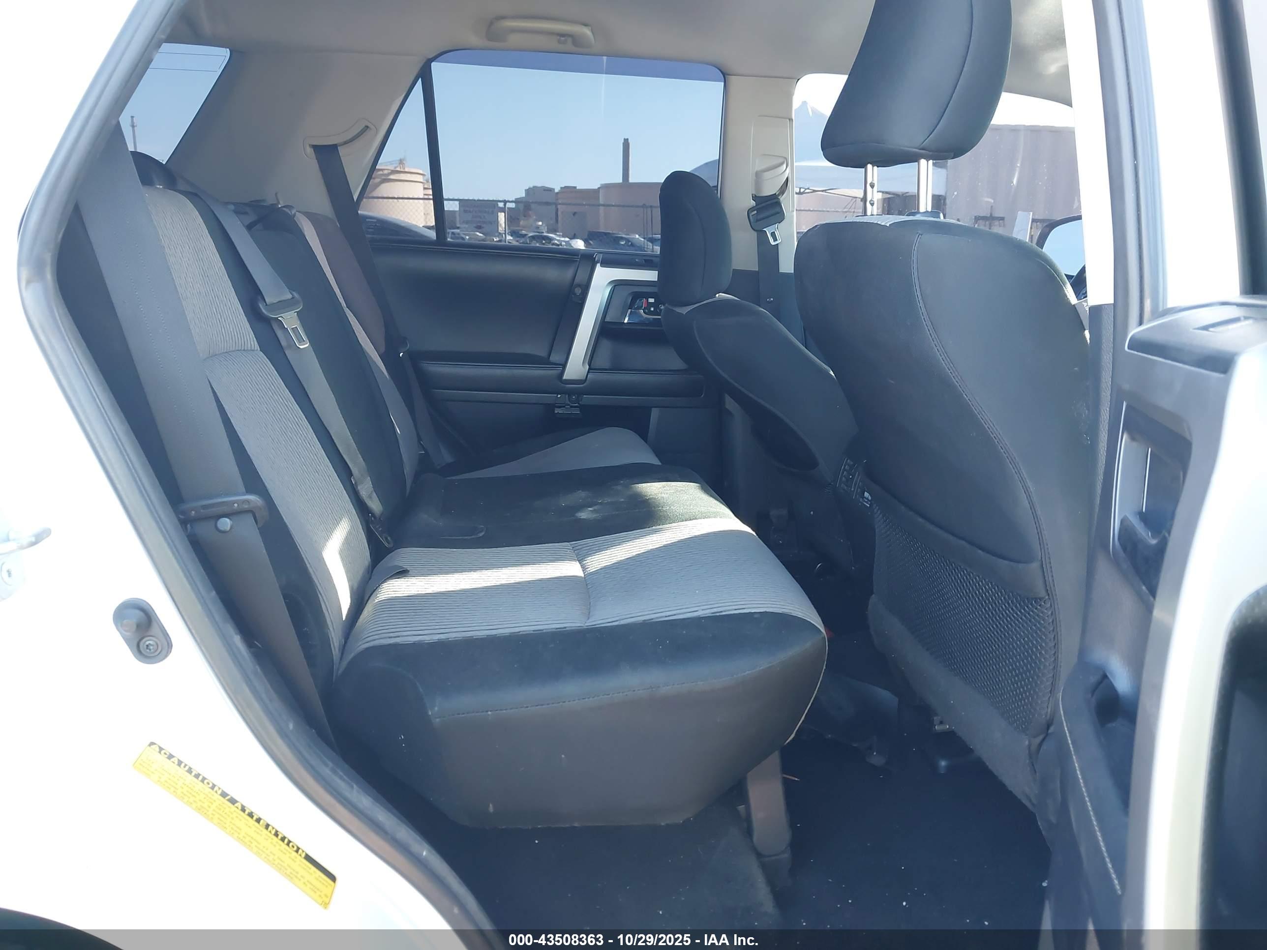 TOYOTA 4RUNNER image 8