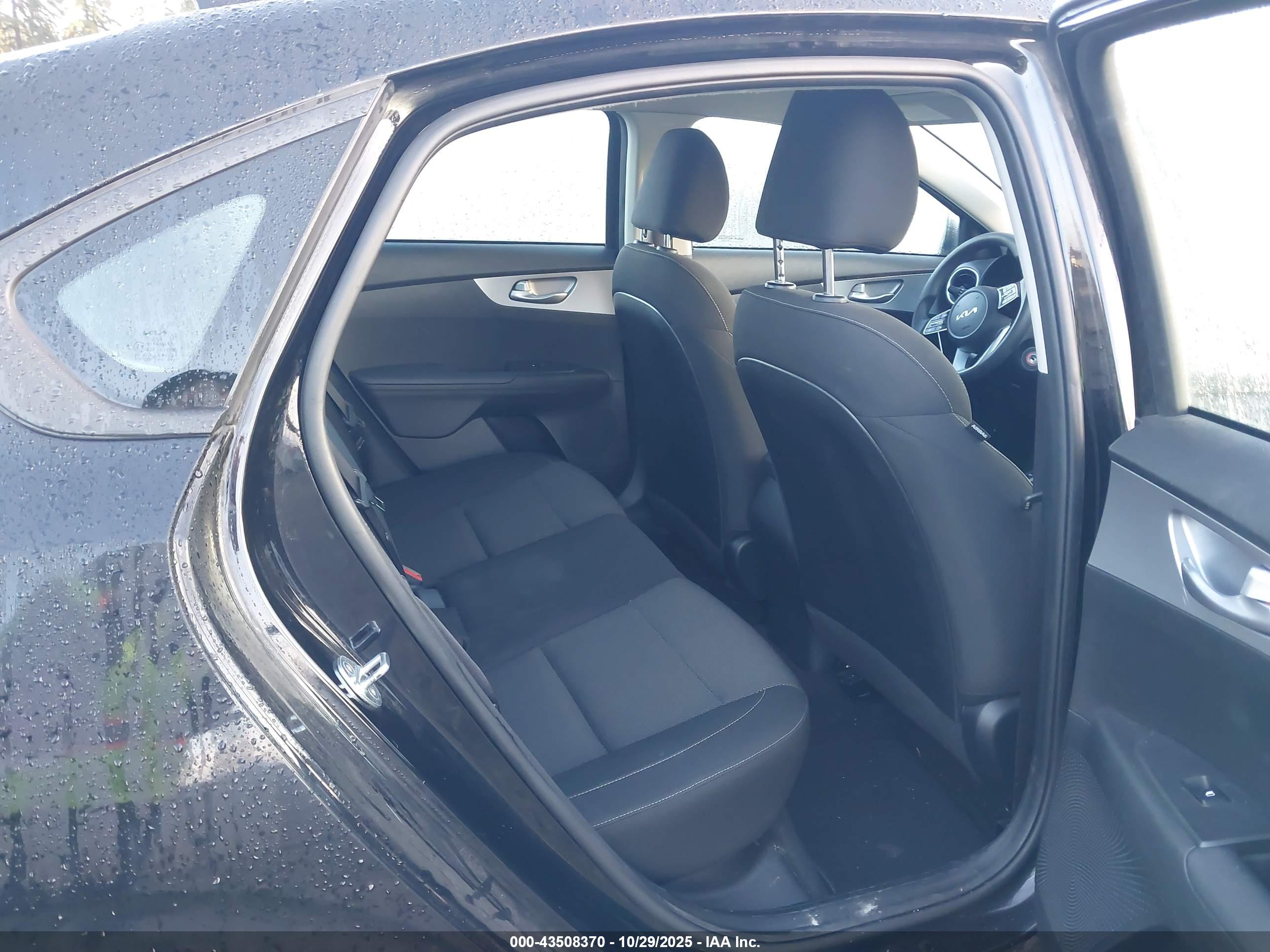 KIA FORTE image 8
