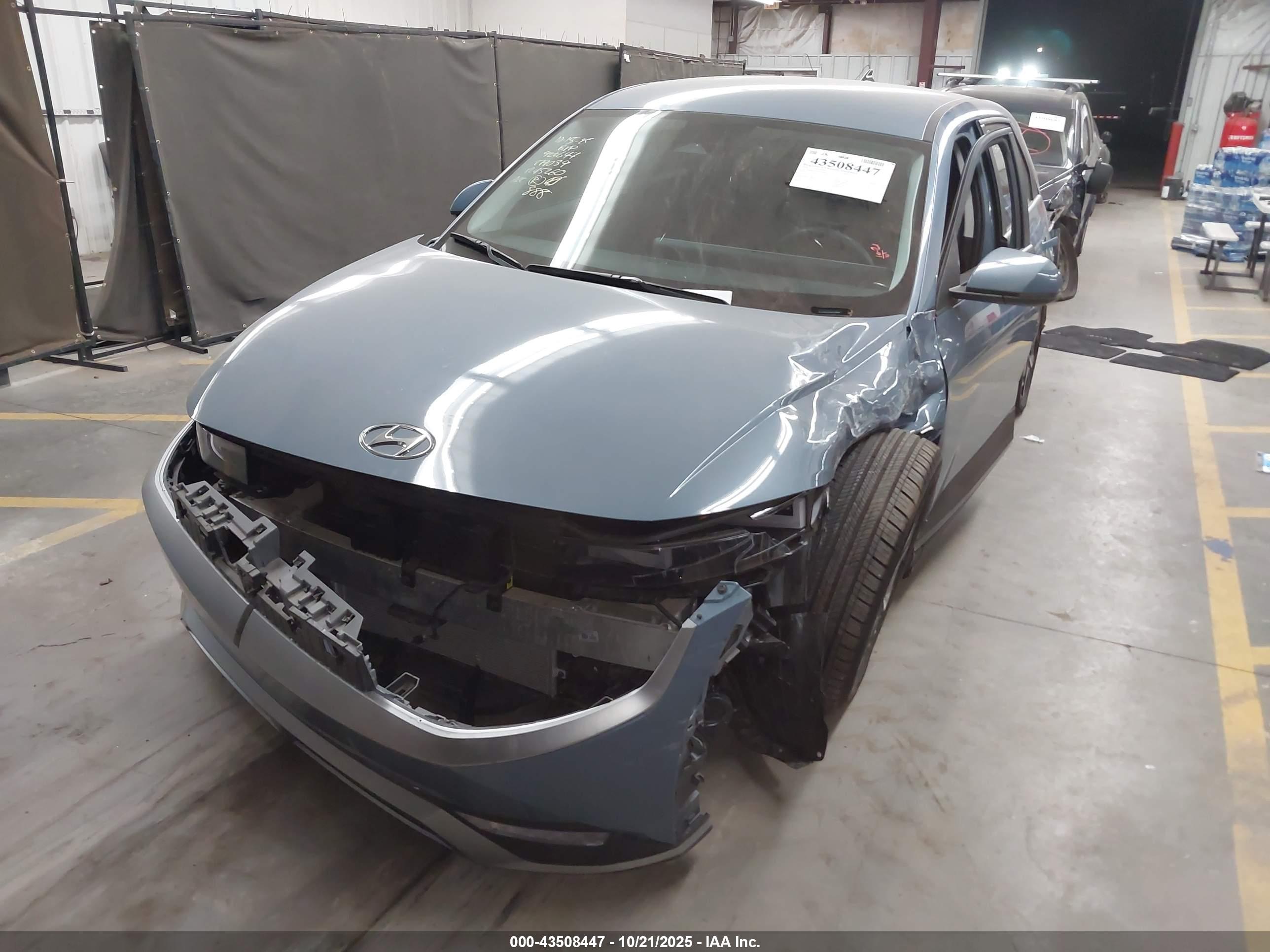 HYUNDAI IONIQ image 6