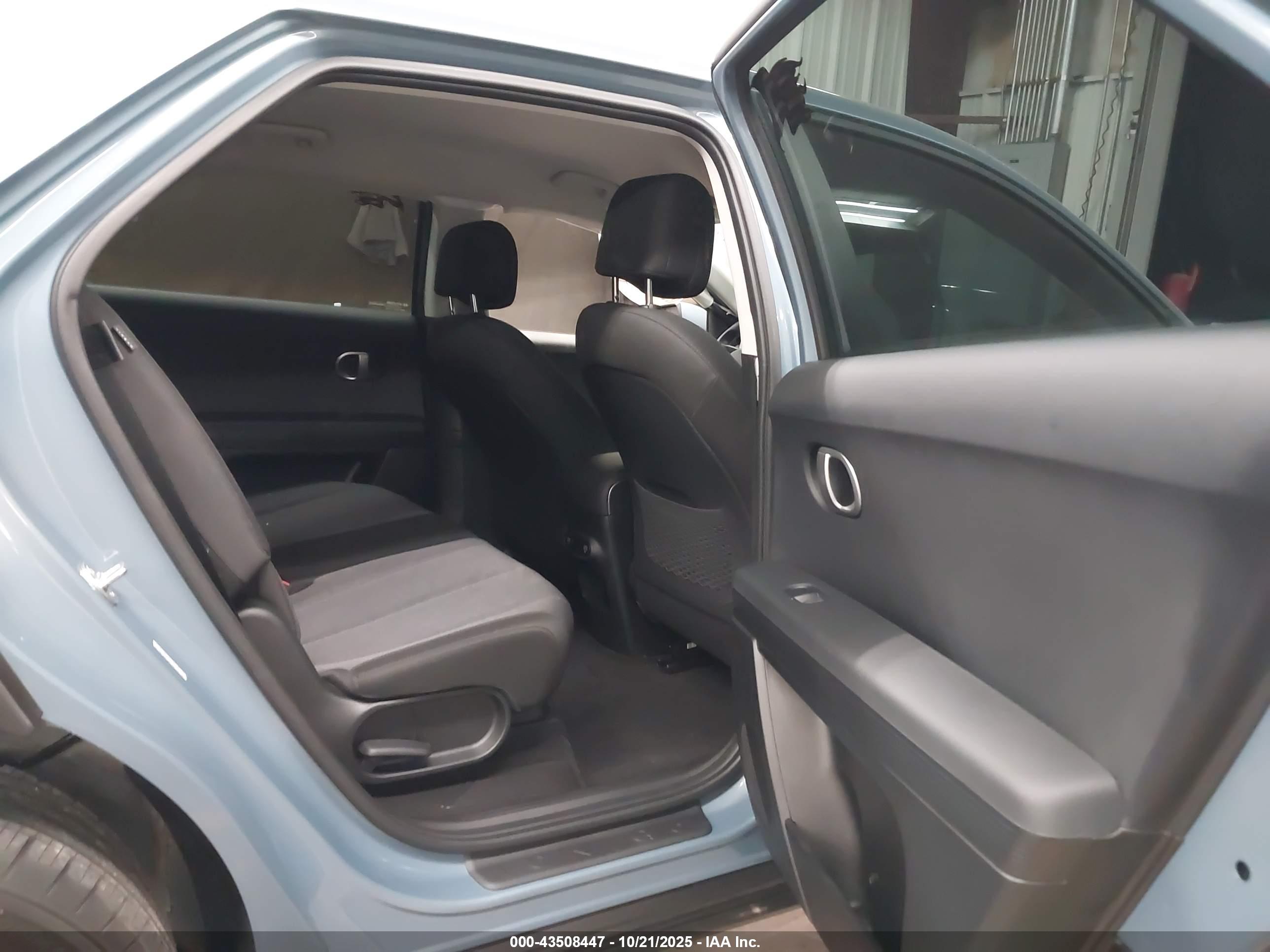 HYUNDAI IONIQ image 8