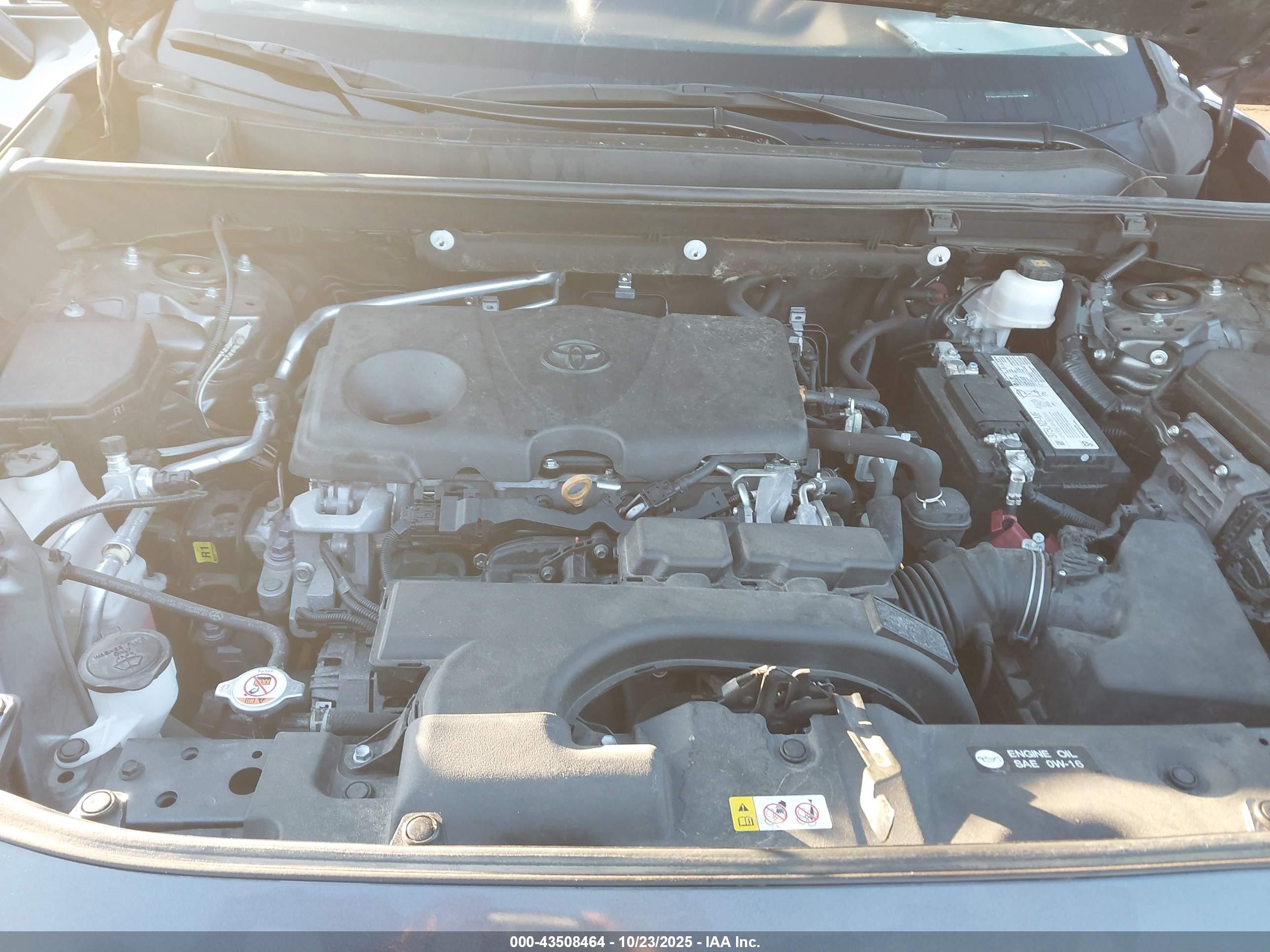 TOYOTA RAV4 image 10