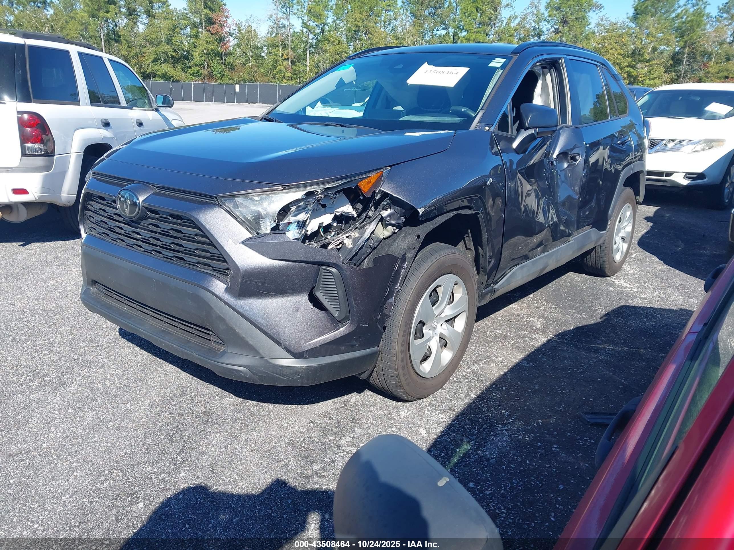 TOYOTA RAV4 image 2