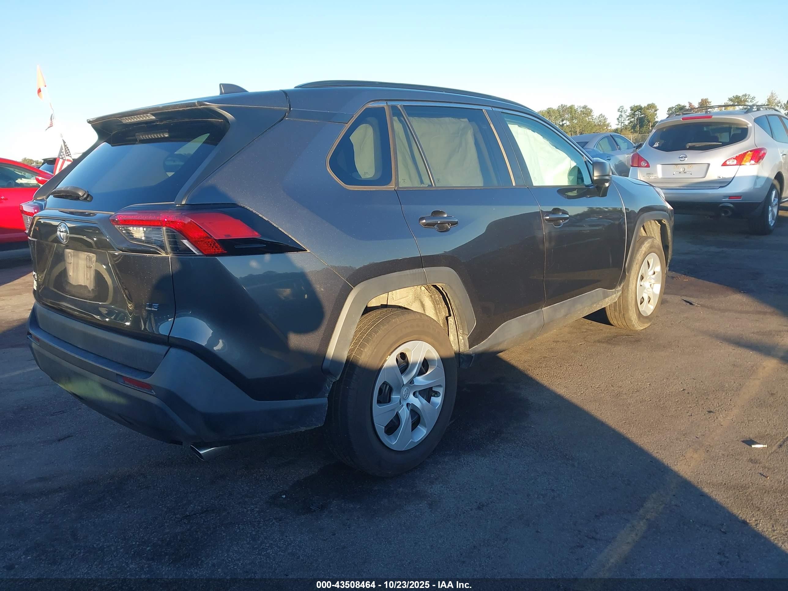 TOYOTA RAV4 image 4