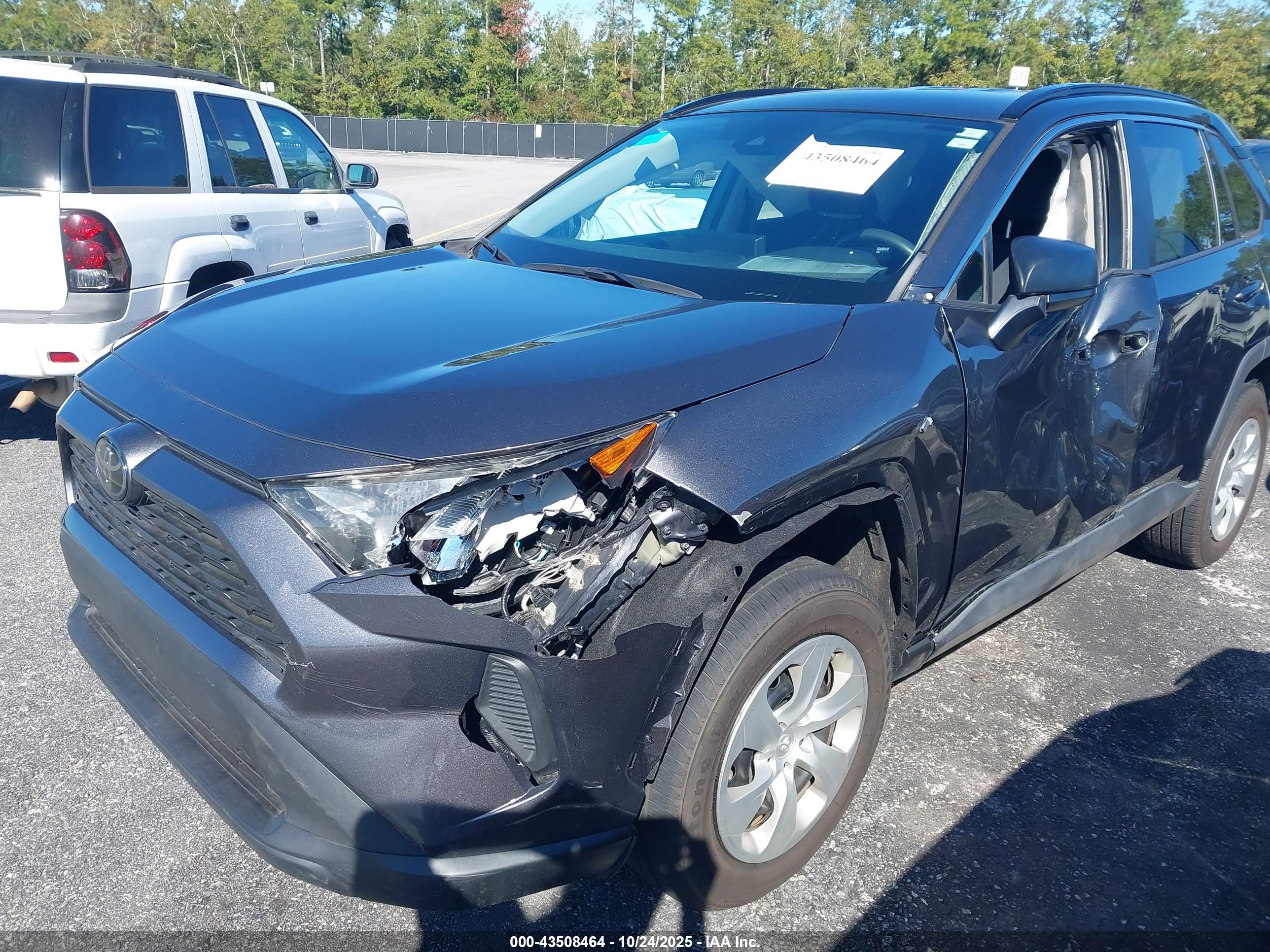 TOYOTA RAV4 image 6
