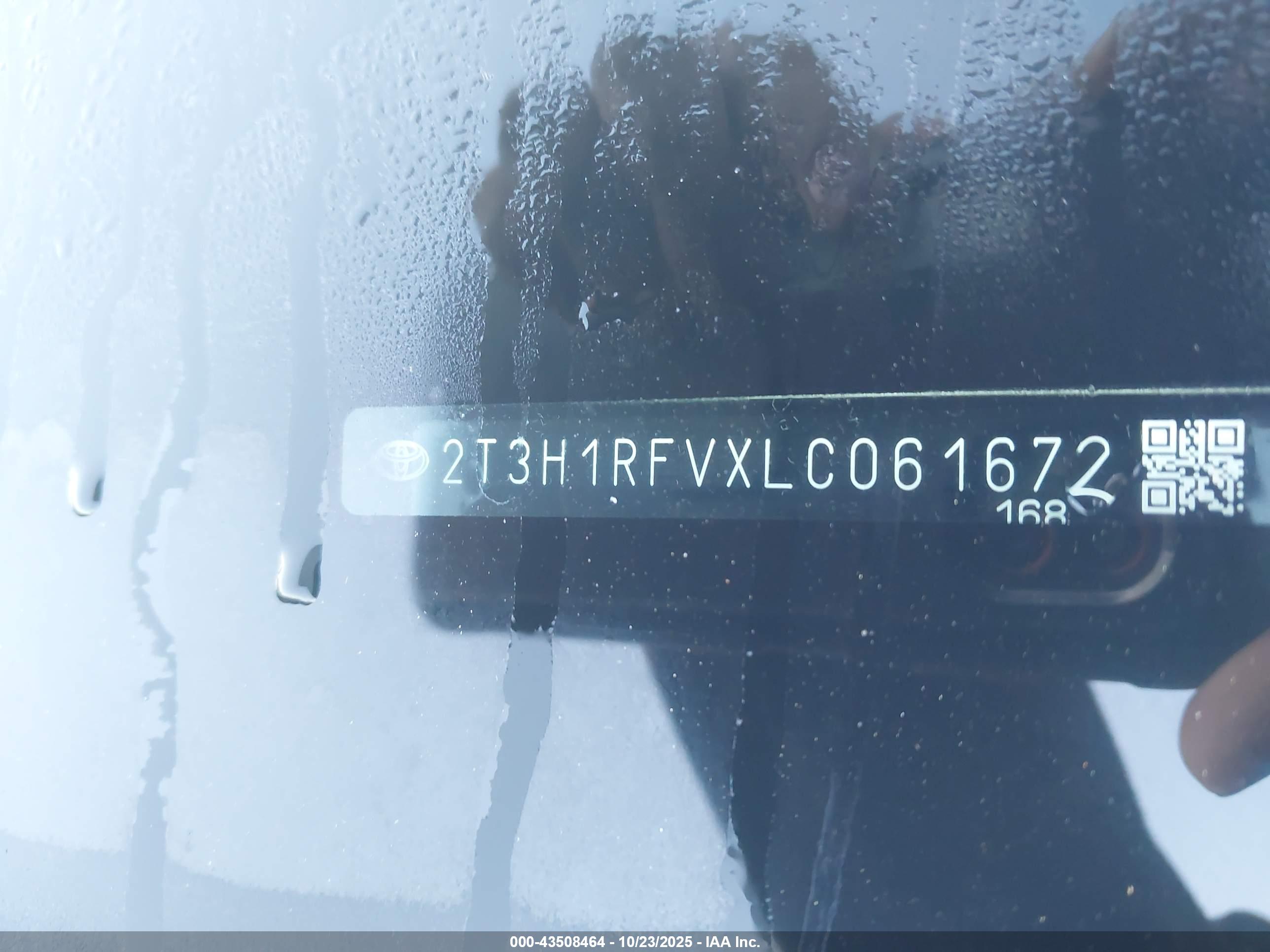 TOYOTA RAV4 image 9