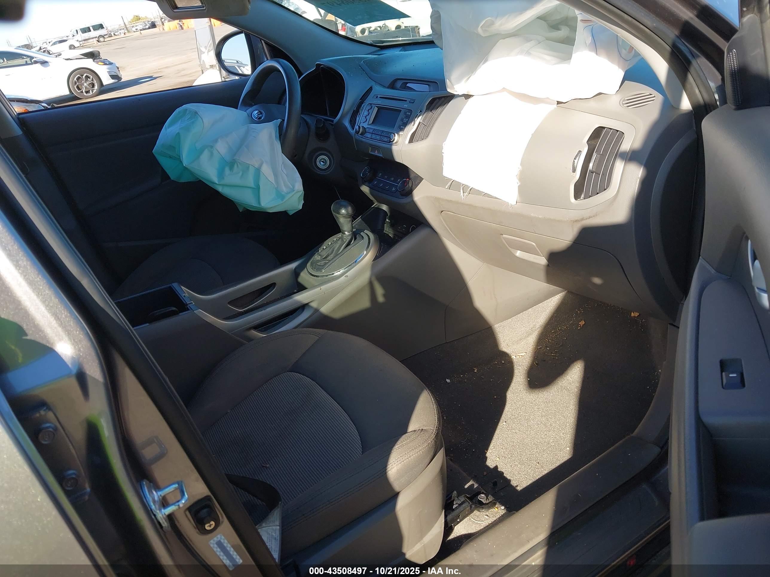 KIA SPORTAGE image 5