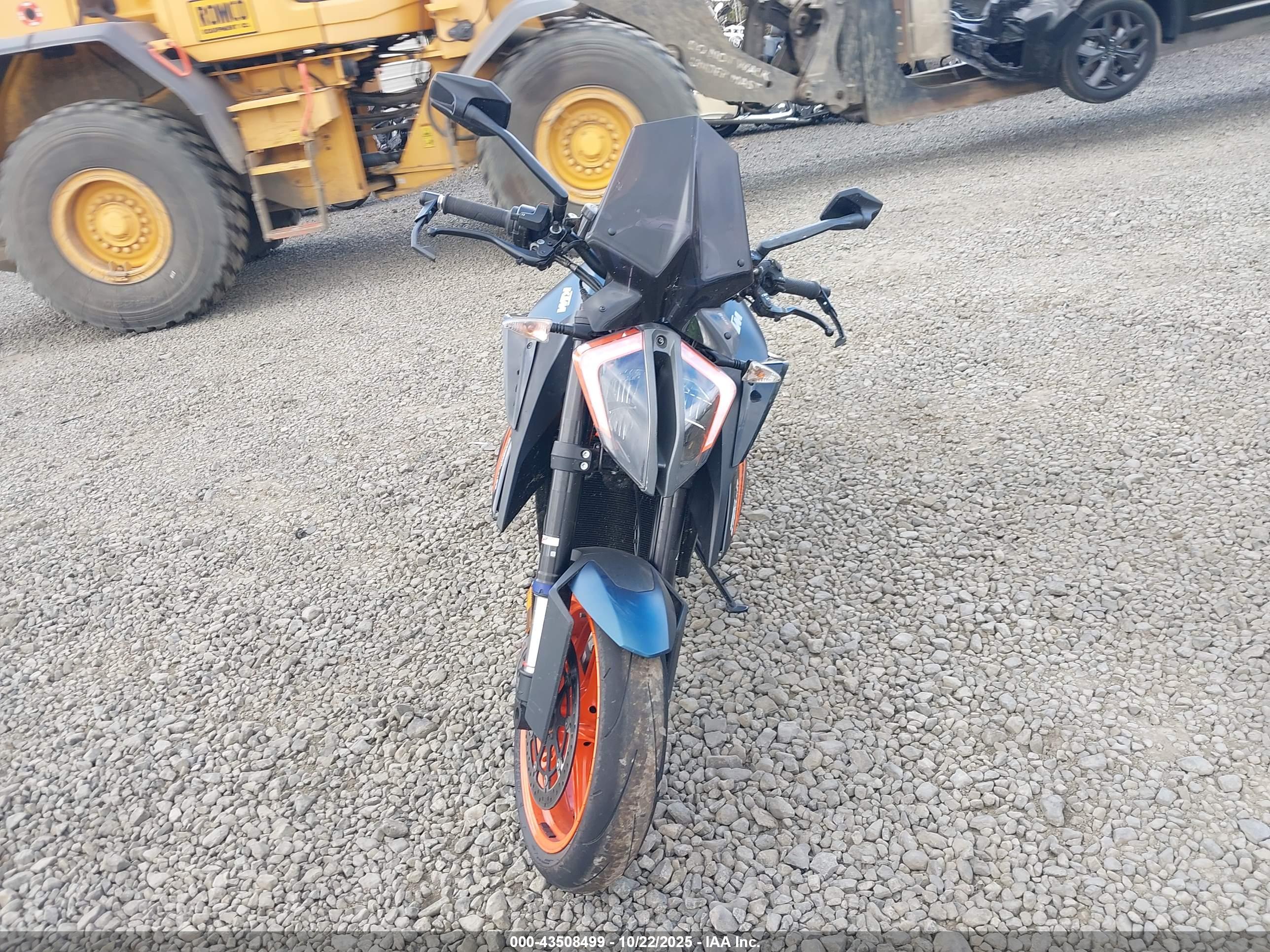 KTM 1290 image 5