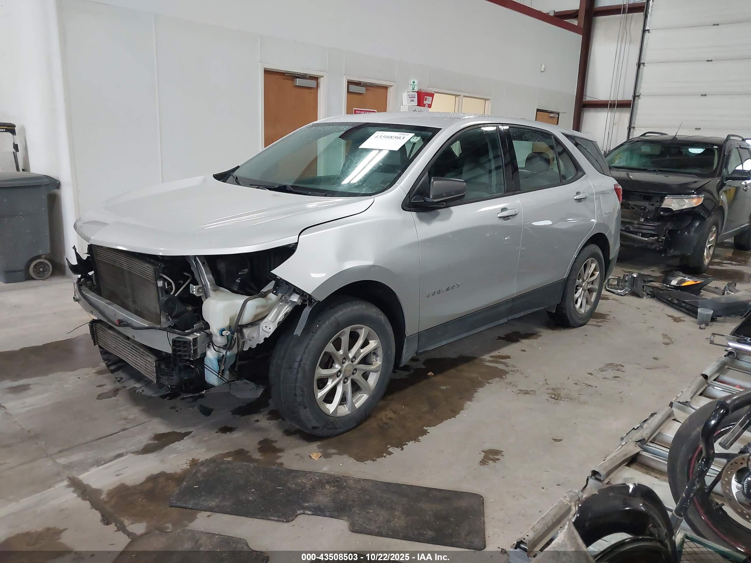 CHEVROLET EQUINOX image 2