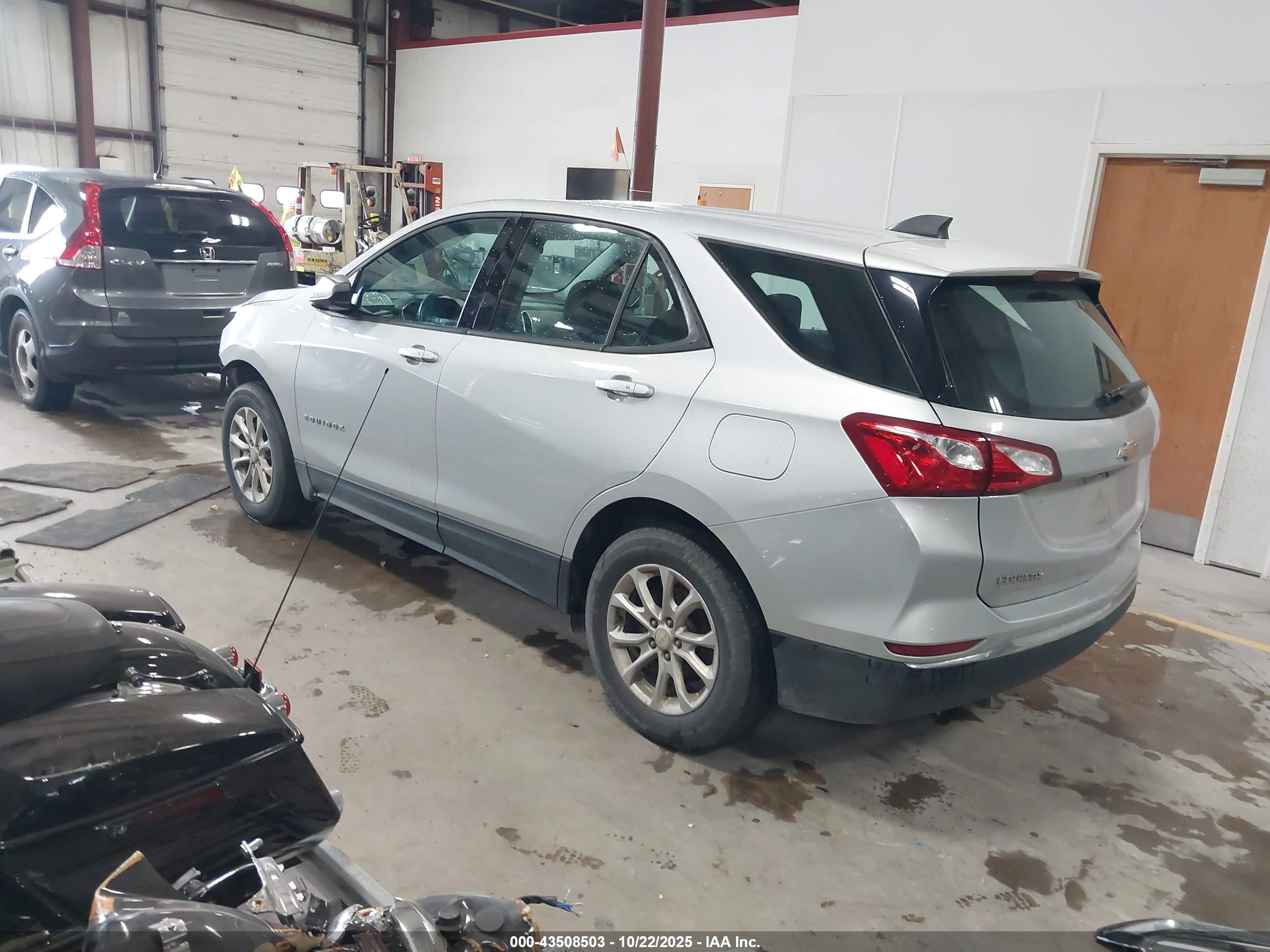 CHEVROLET EQUINOX image 3