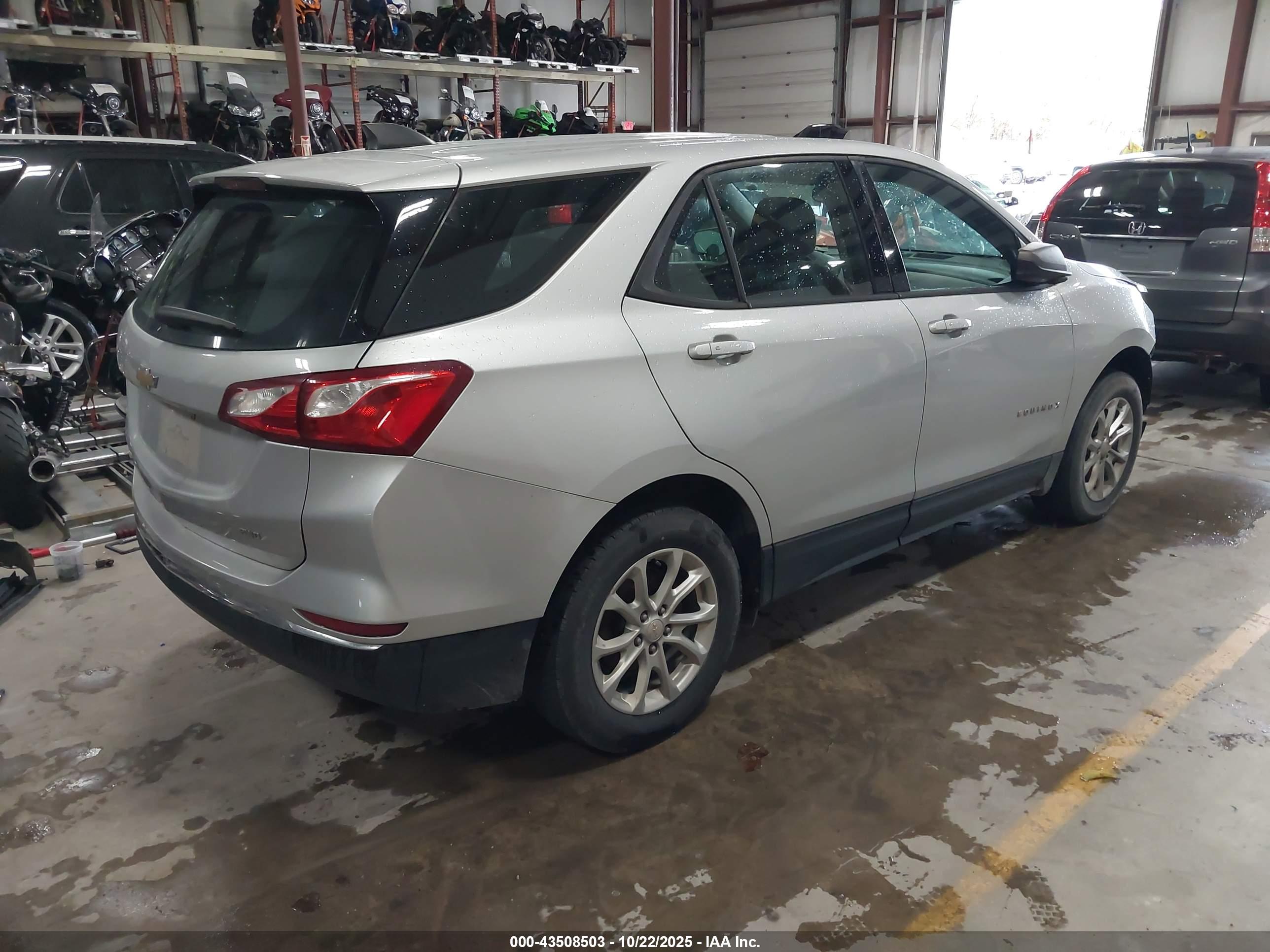 CHEVROLET EQUINOX image 4