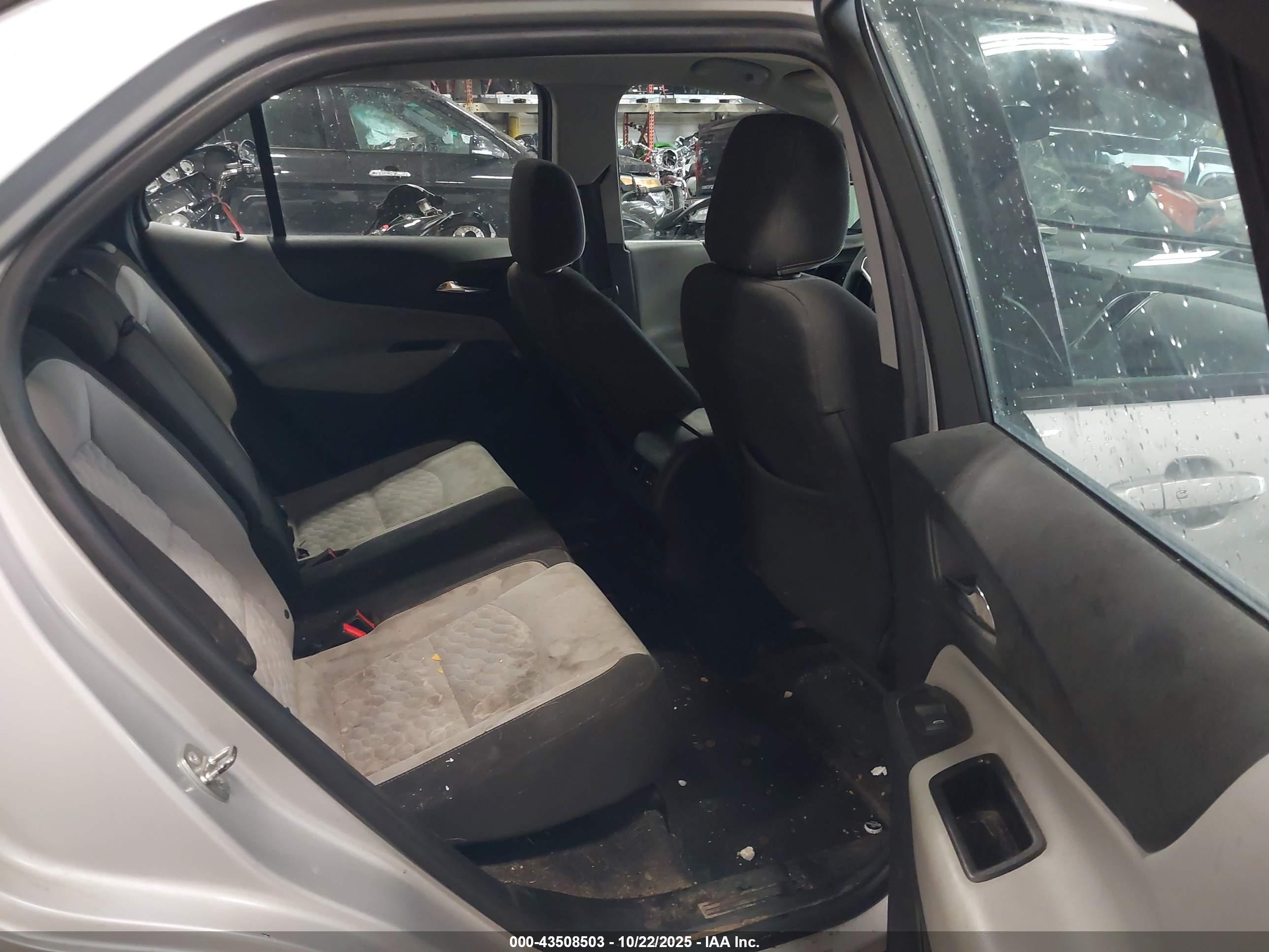 CHEVROLET EQUINOX image 8