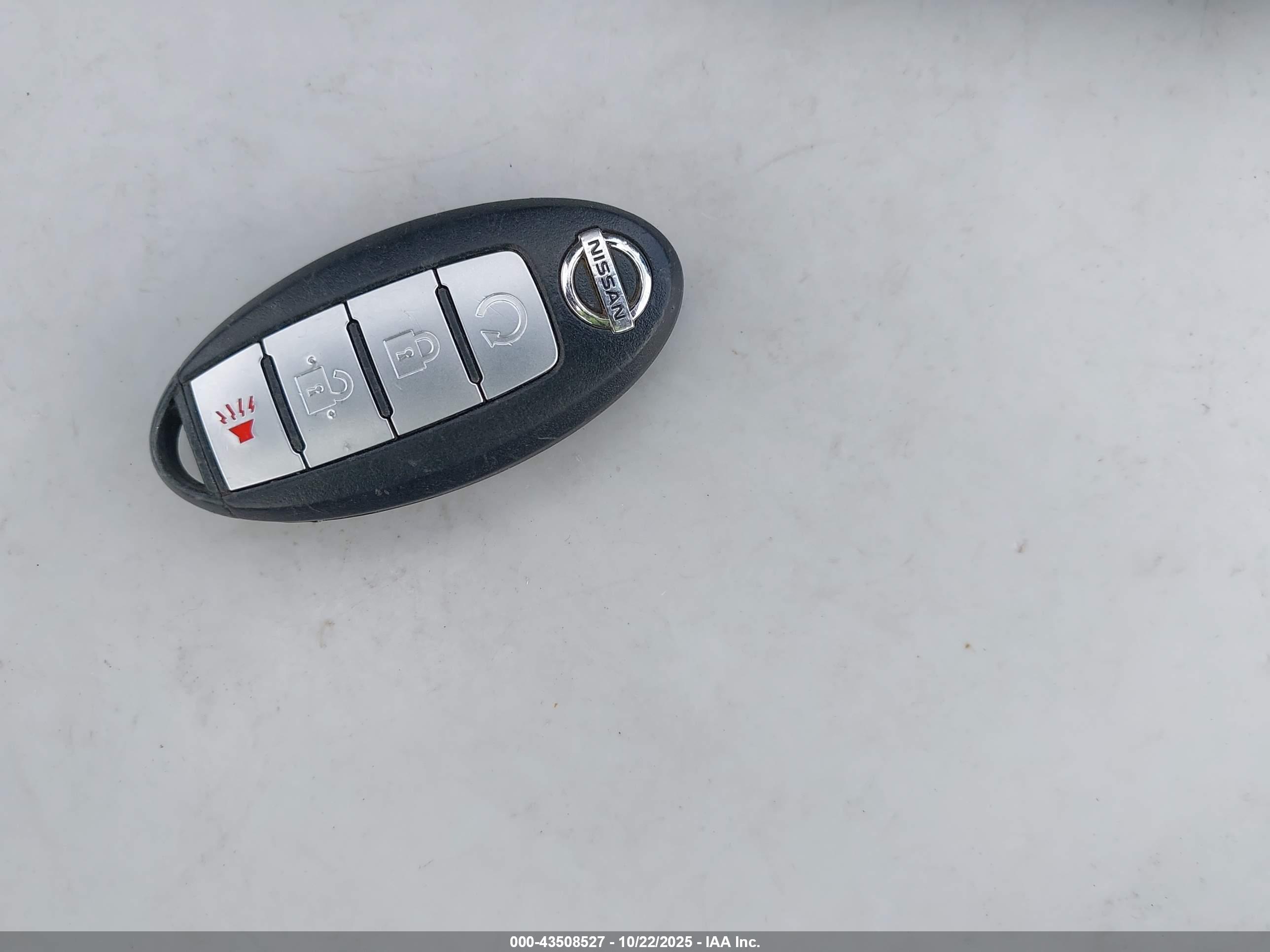 NISSAN ROGUE image 11