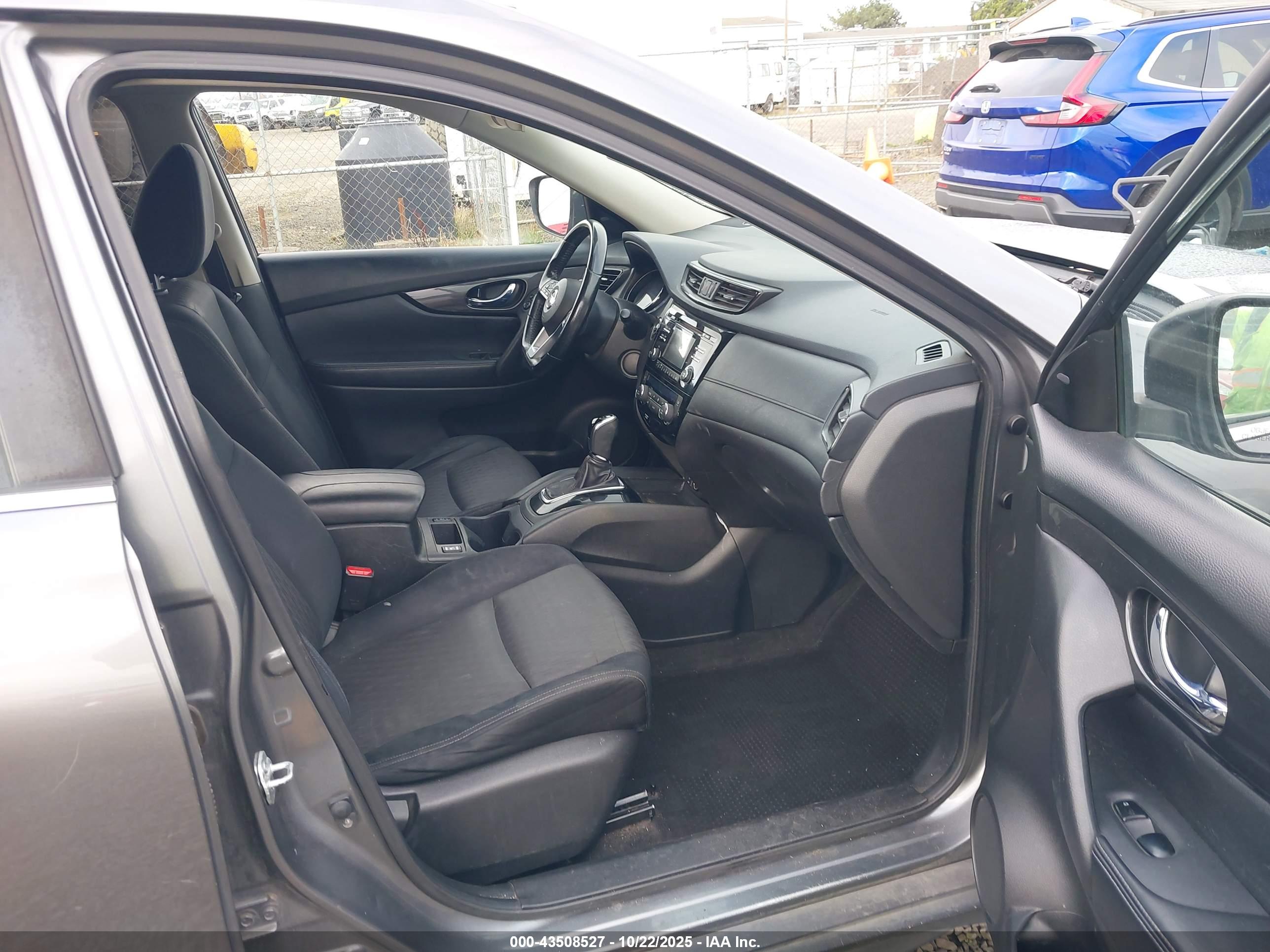 NISSAN ROGUE image 5