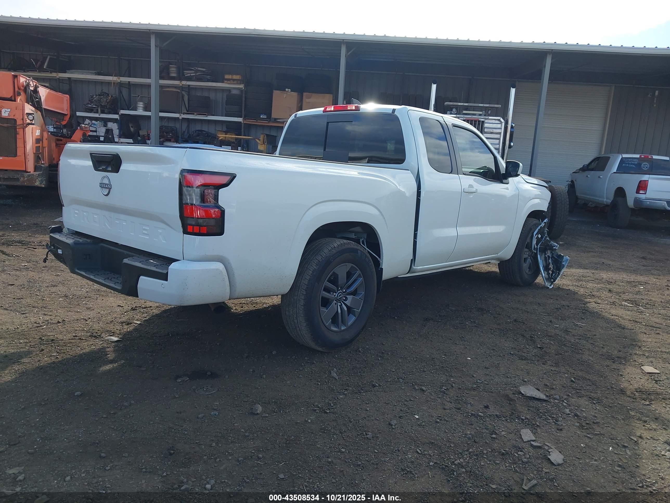 NISSAN FRONTIER image 4
