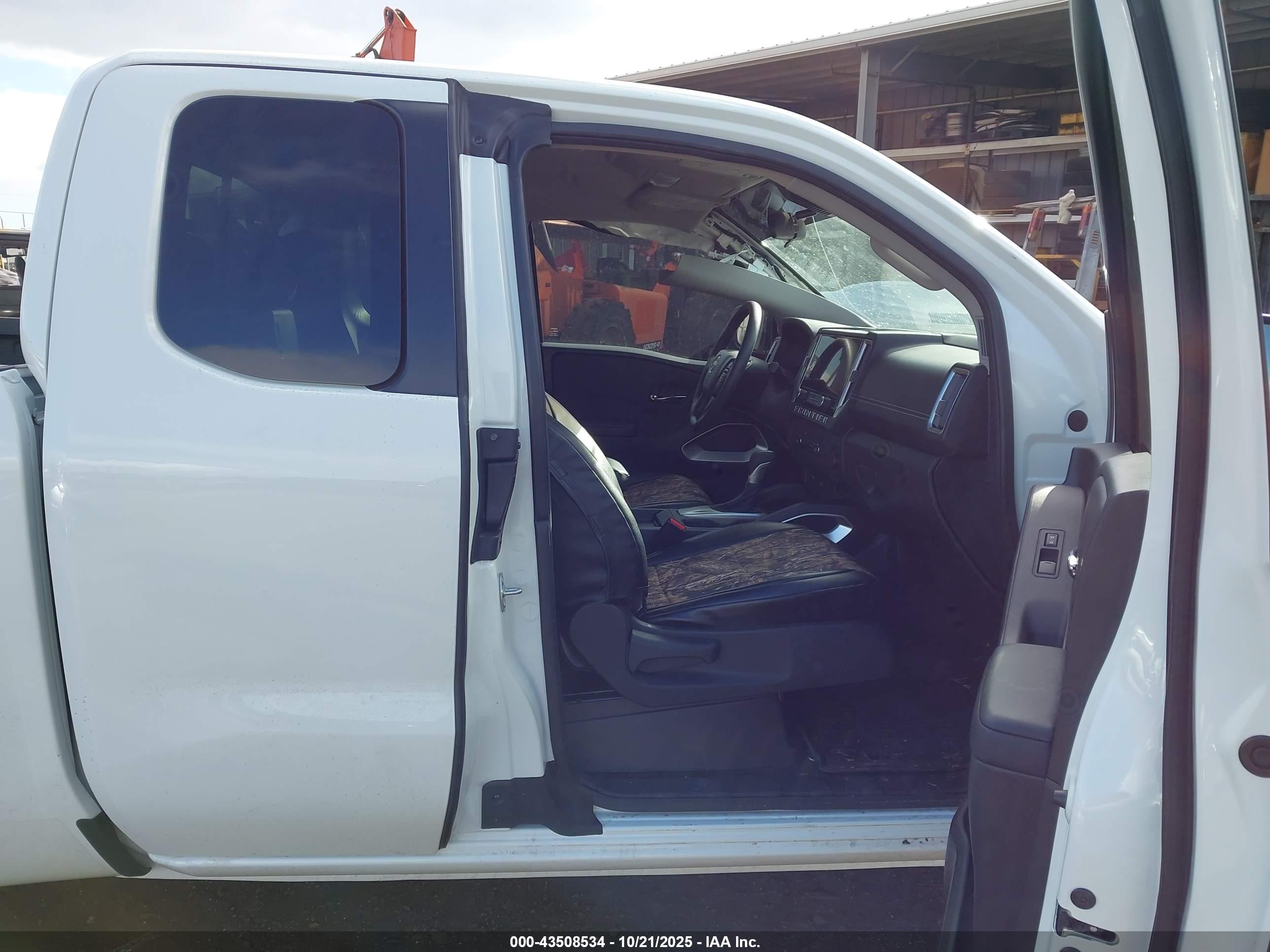 NISSAN FRONTIER image 5