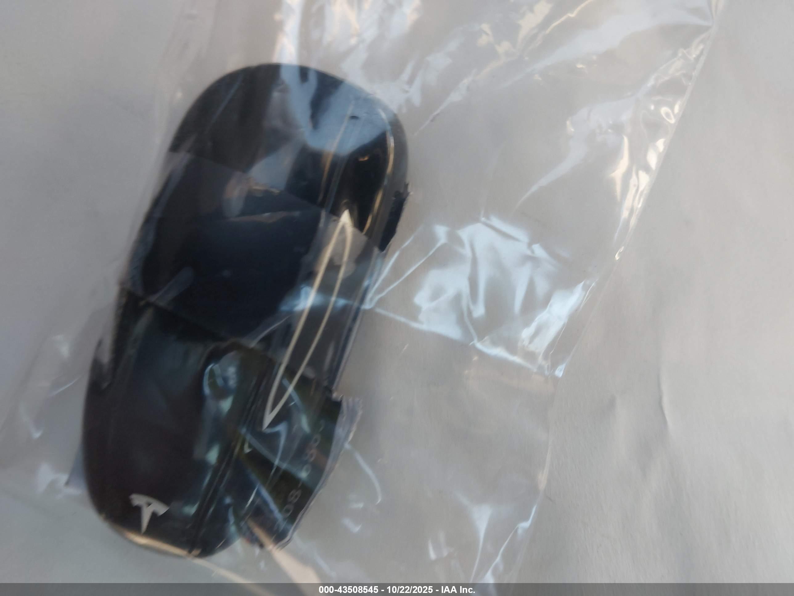 TESLA MODEL image 11